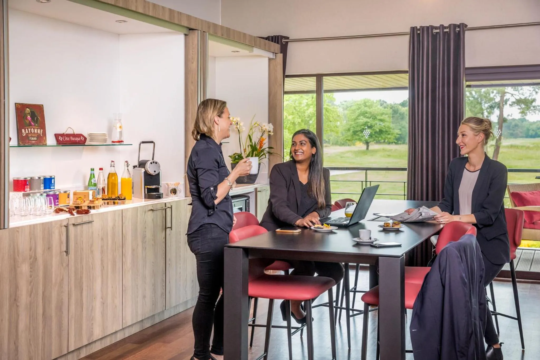 Staff in Cabot Hotel Bordeaux - MGallery Collection