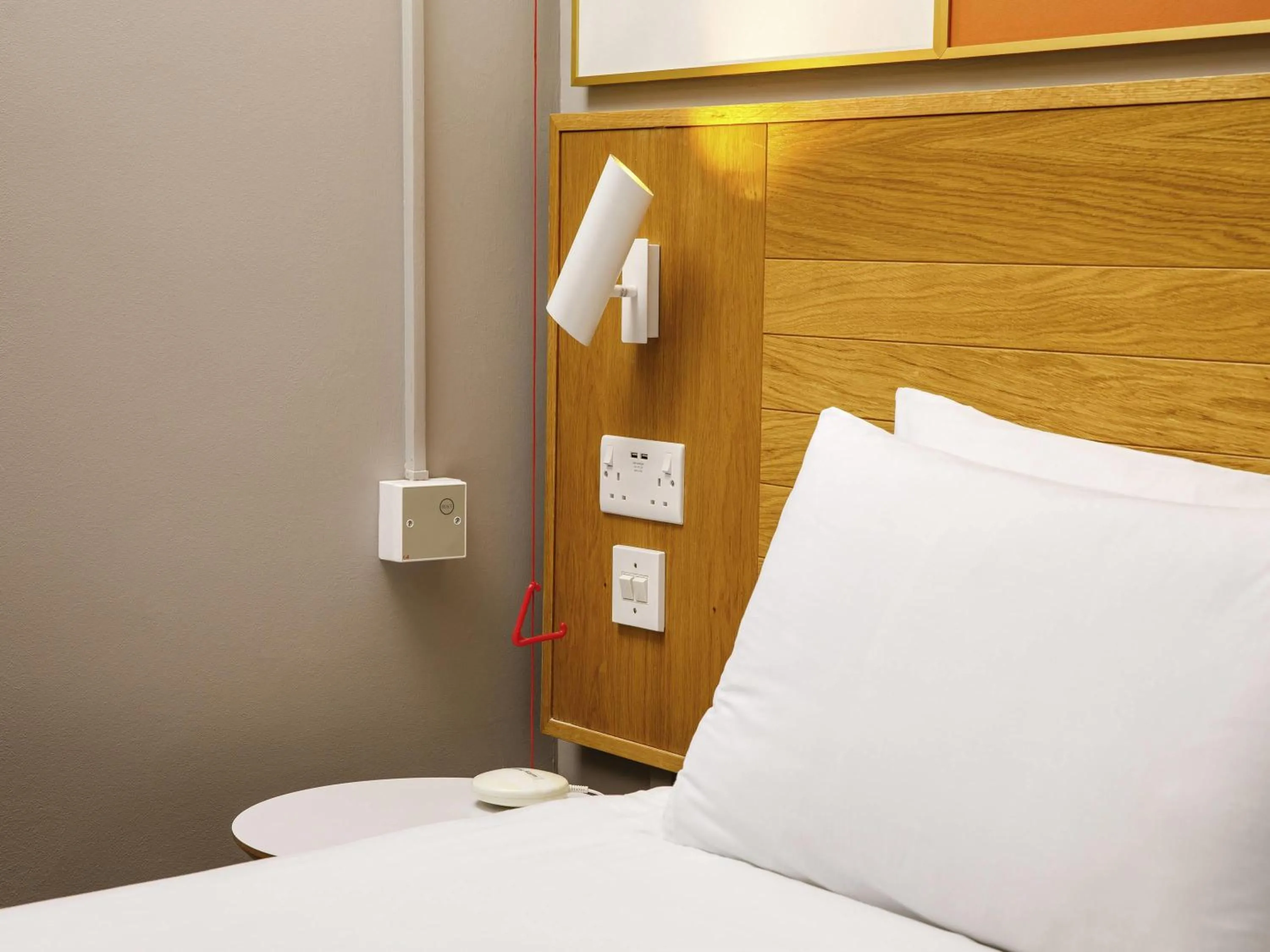 Bedroom, Bed in ibis Styles Birmingham Centre