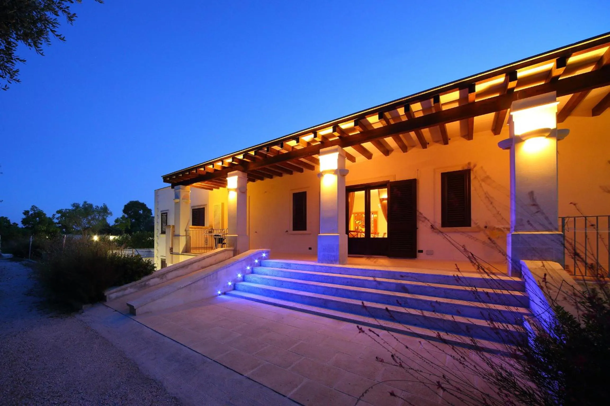 Property building in Willaria Country House