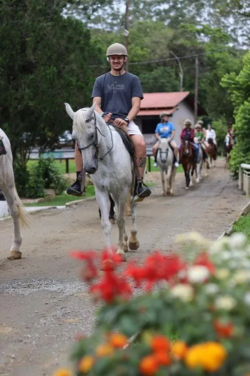 People in Hotel Fazenda Casarão do Vale