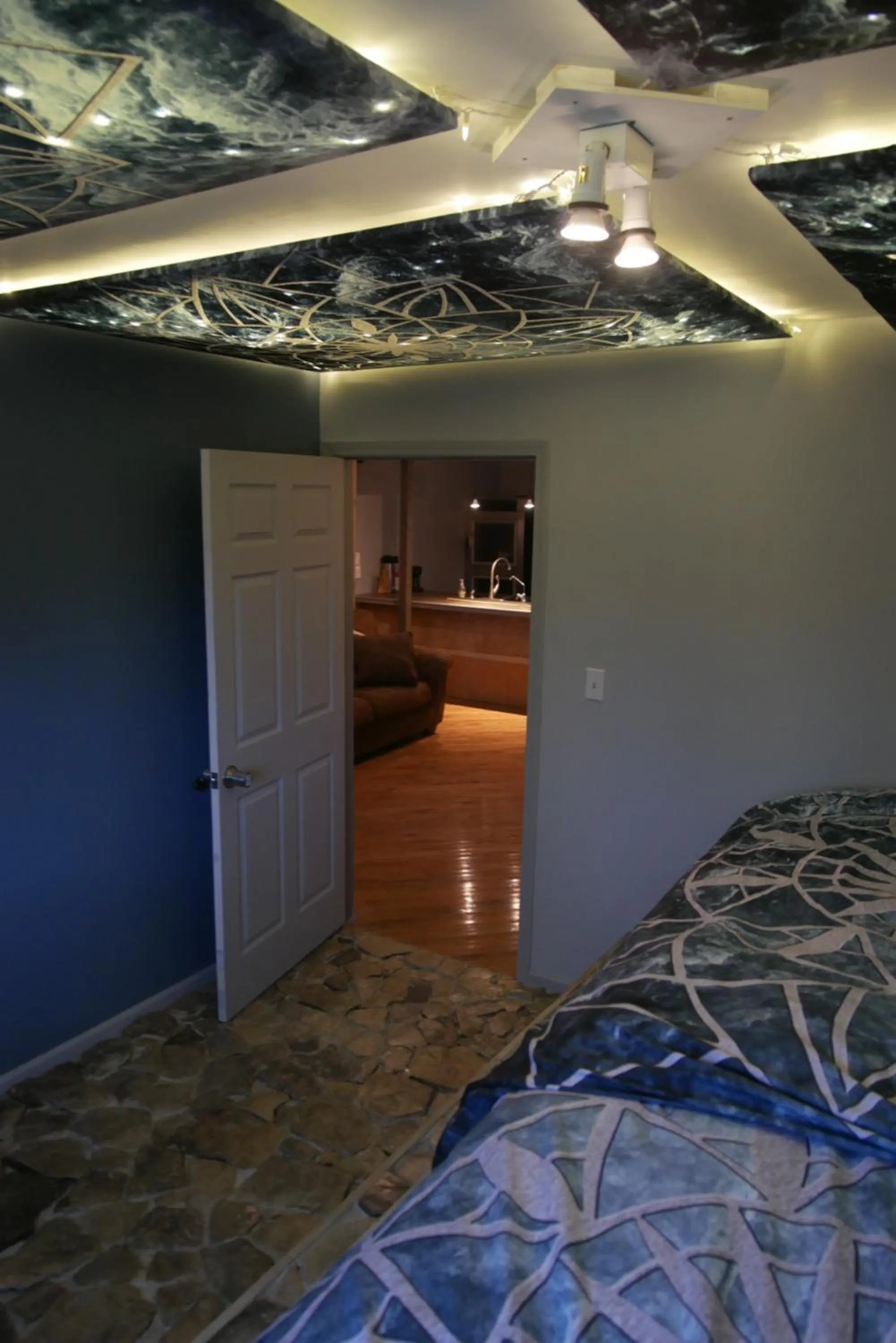 Bedroom, Bed in Lost River Hostel