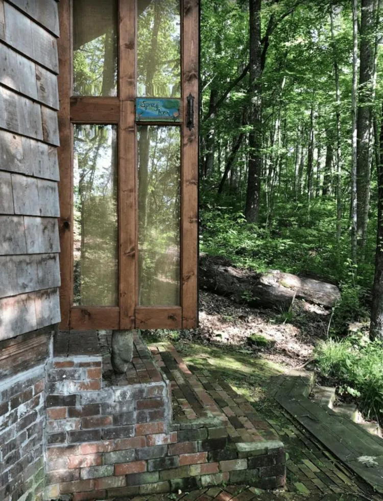 Property building in Lost River Hostel