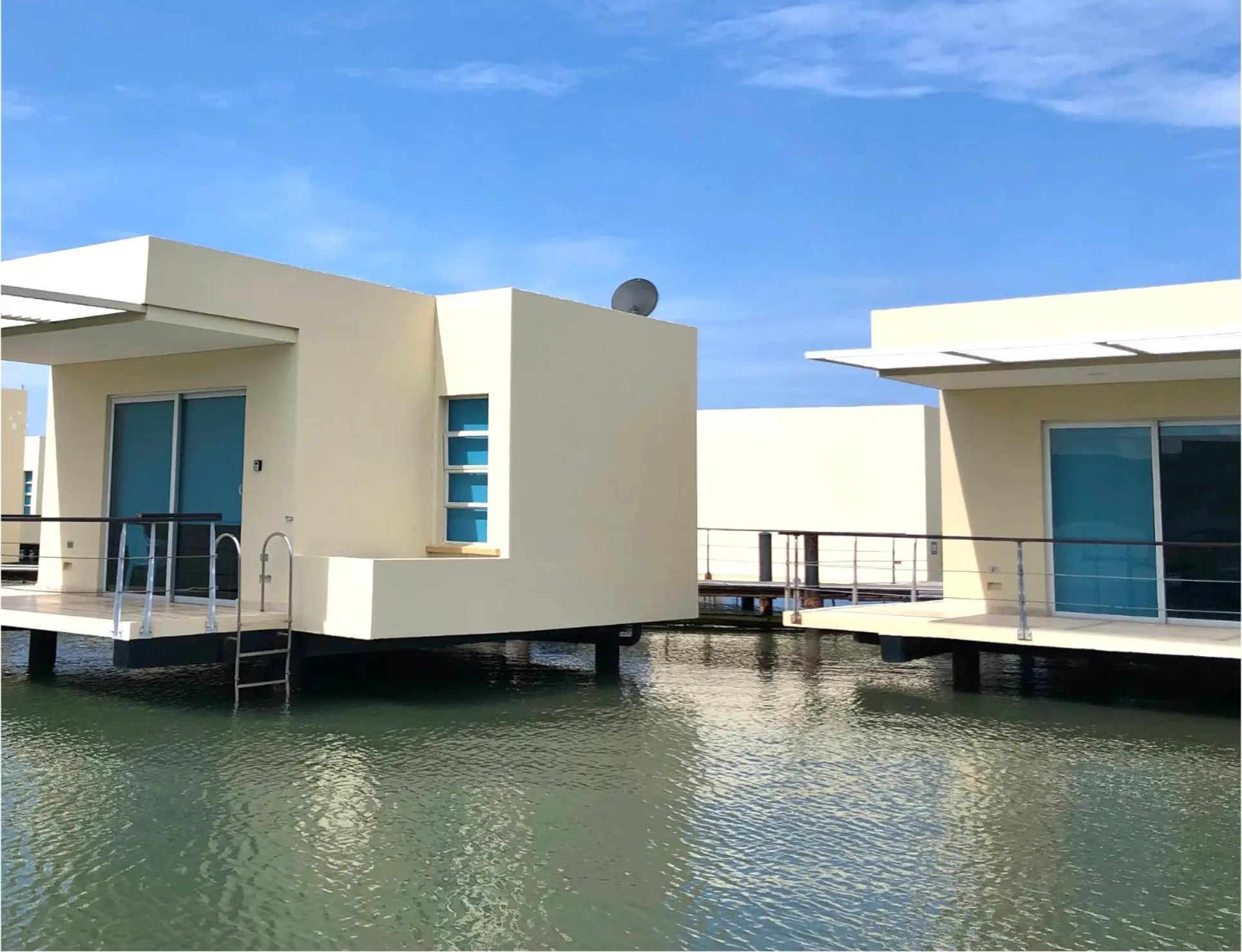 Facade/entrance in Marina Puerto Velero