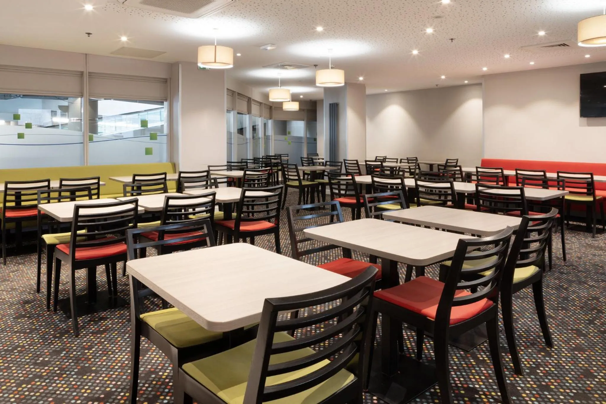 Restaurant/places to eat in Holiday Inn Express Amiens by IHG