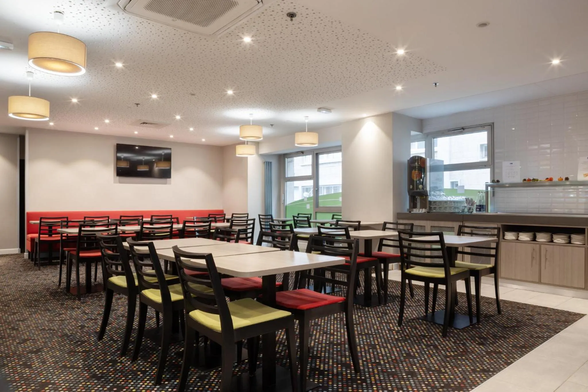 Restaurant/places to eat in Holiday Inn Express Amiens by IHG