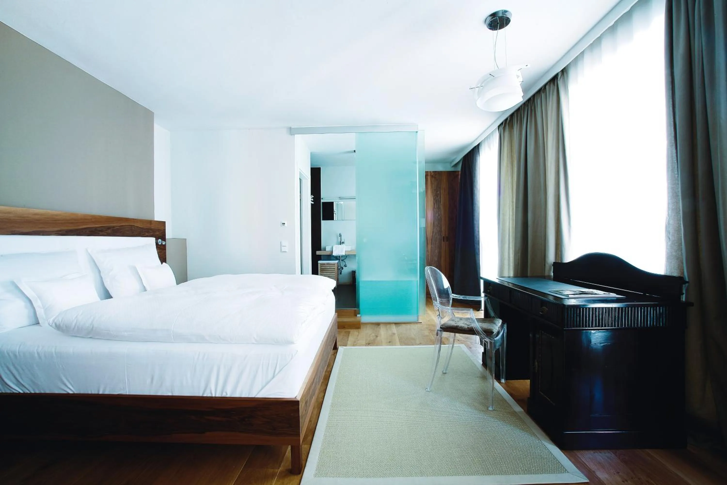 Decorative detail, Bed in Frühstückshotel im Goldschmiedehaus