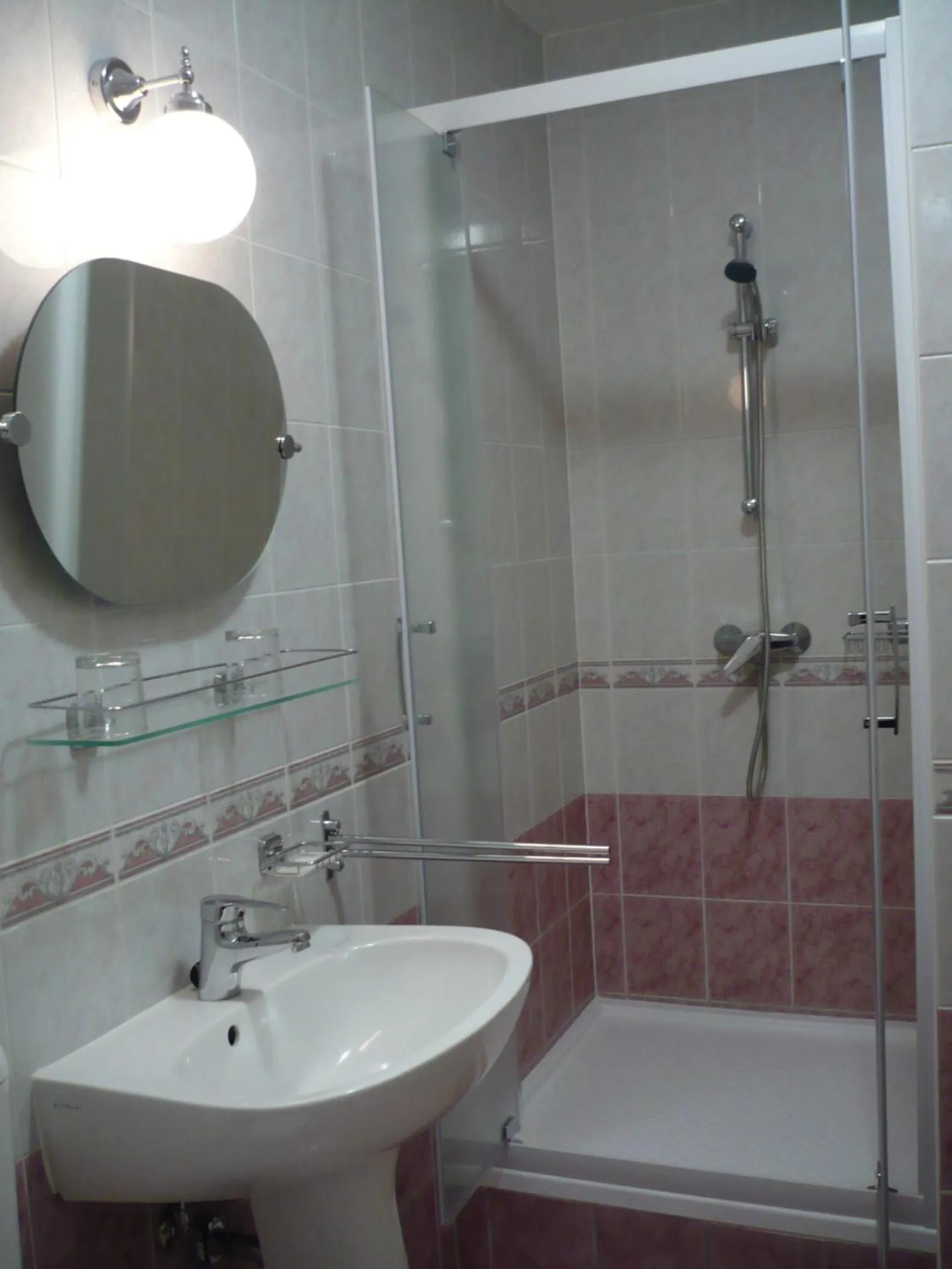 Bathroom in St. Hubertus Étterem és Panzió