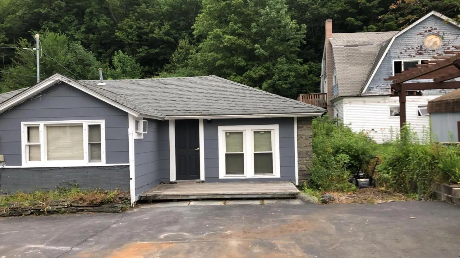 Facade/entrance in Reynolds House inn