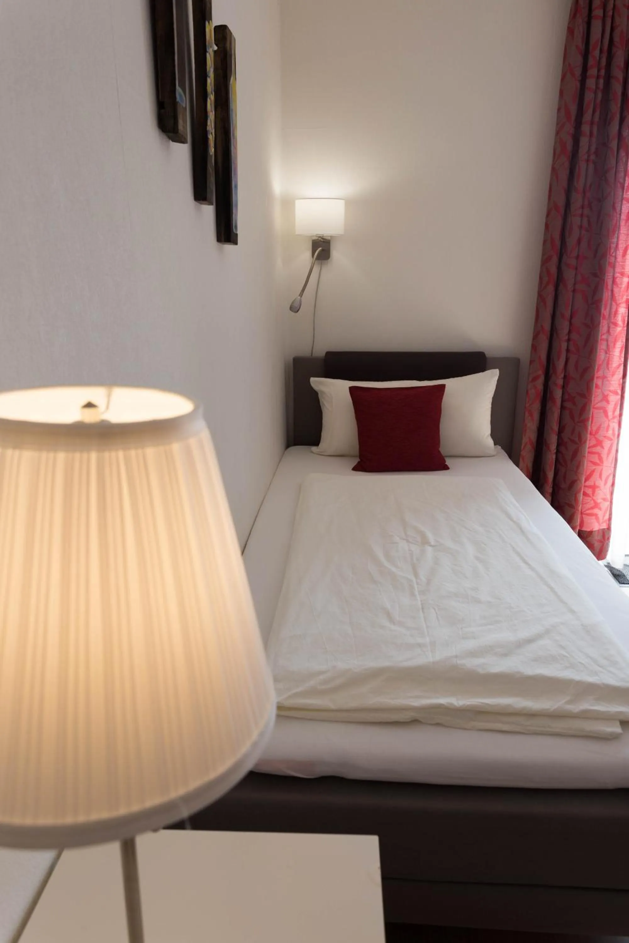 Bedroom, Bed in Hotel Restaurant Sonnenlay