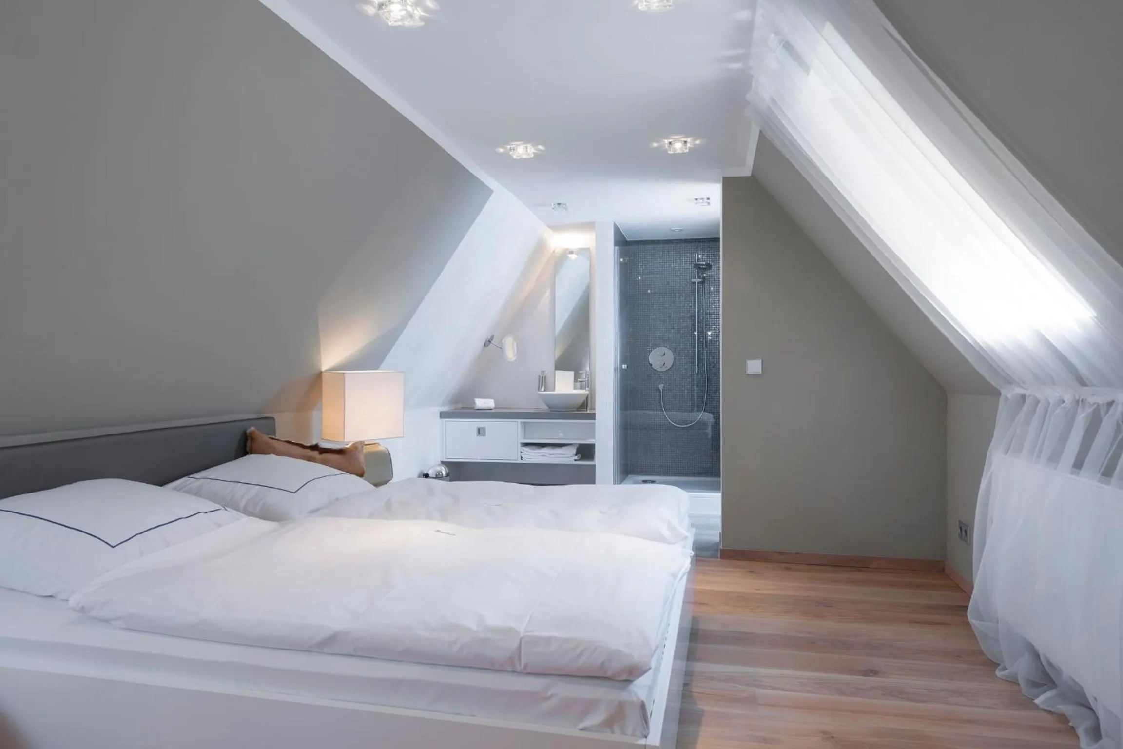 Photo of the whole room, Bed in Hotel Domschenke