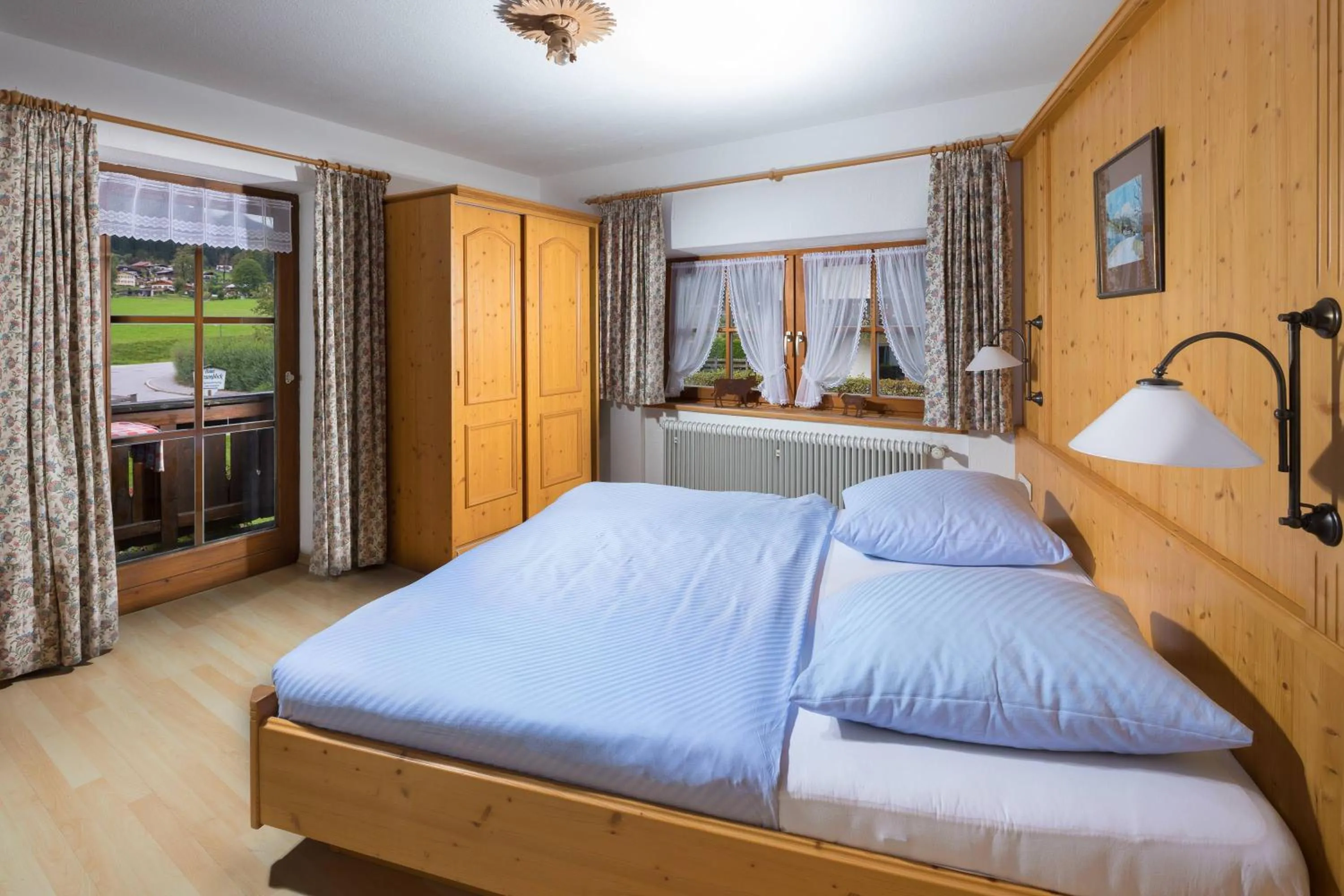 Bed in Ferienwohnung Drachllehen