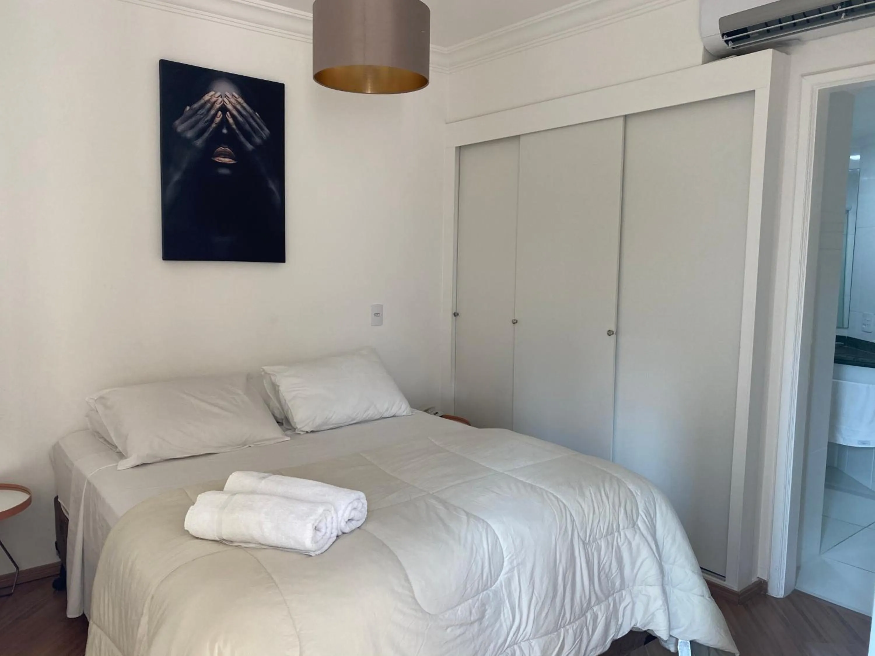 Bed in Oscar Freire Flat SP