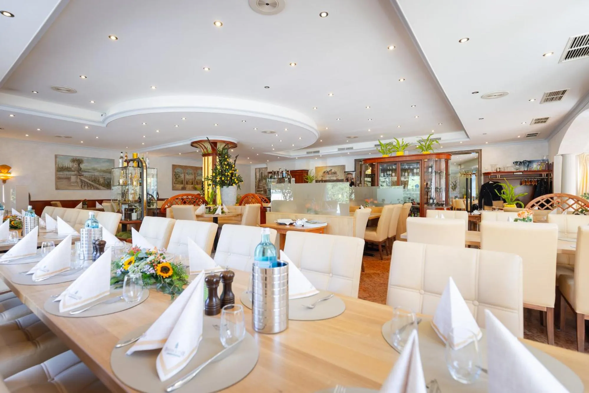 Restaurant/places to eat in Hotel Restaurant Bismarckturm