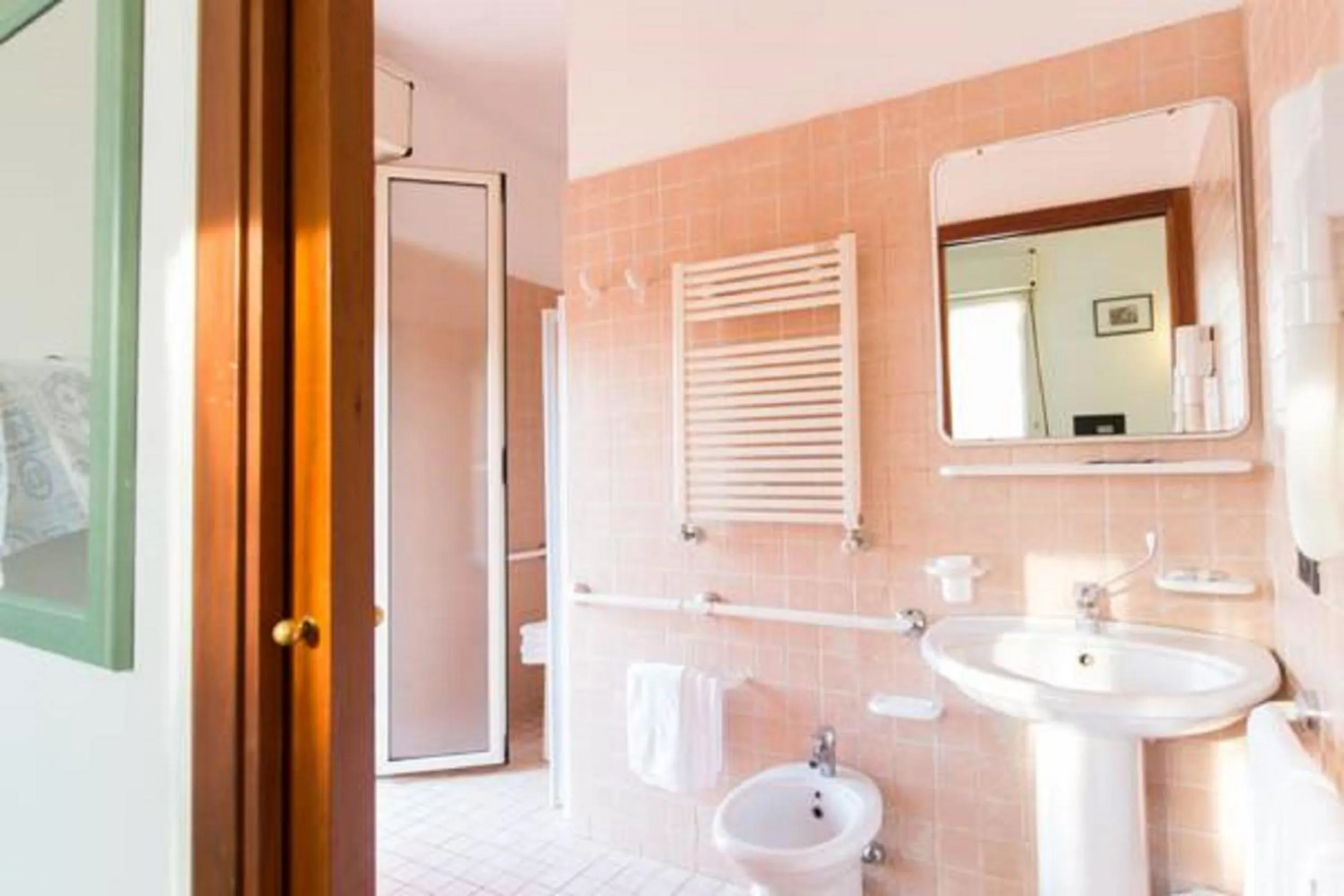 Bathroom in Albergo Cenni