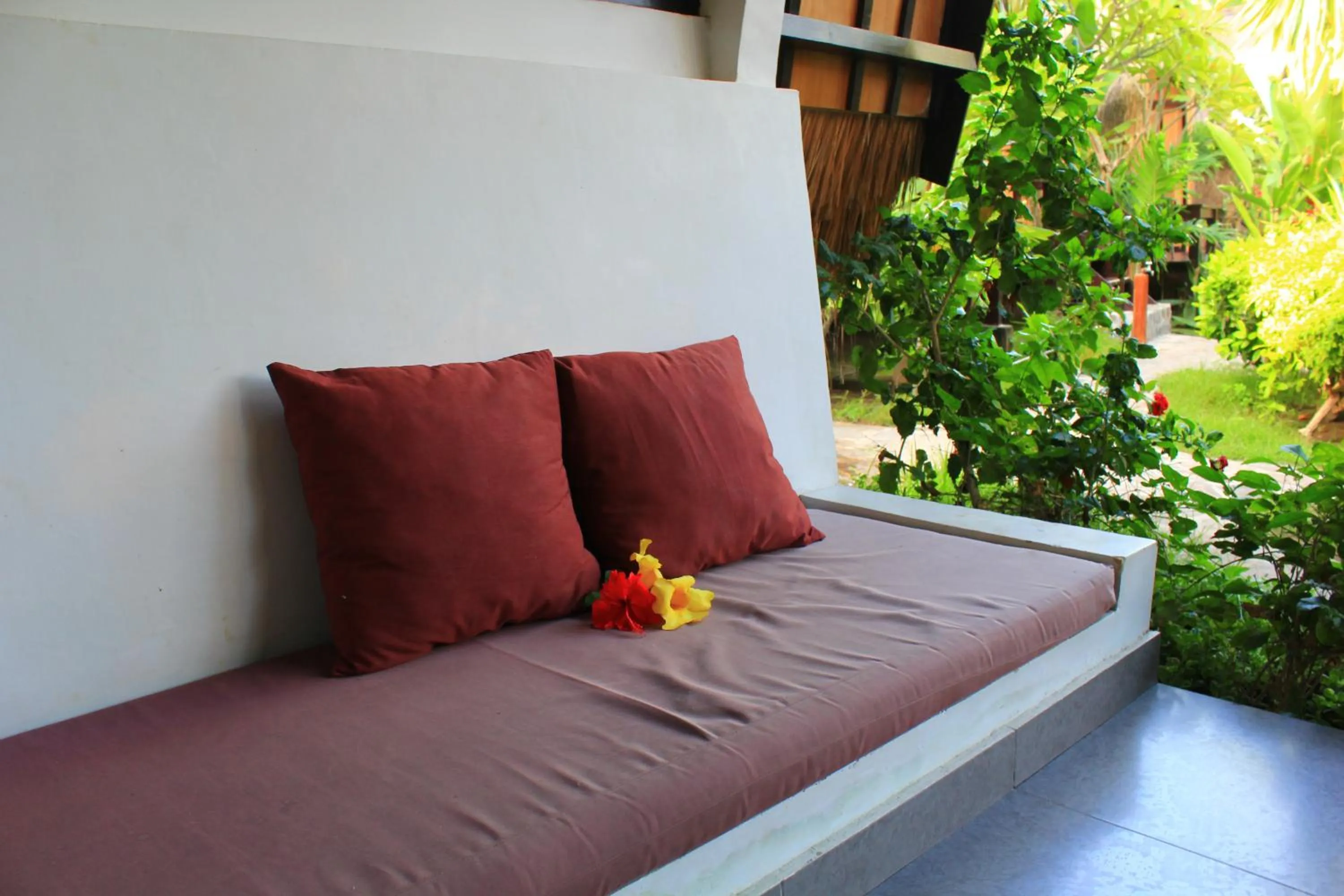 Balcony/Terrace, Bed in Turtle Beach Hotel