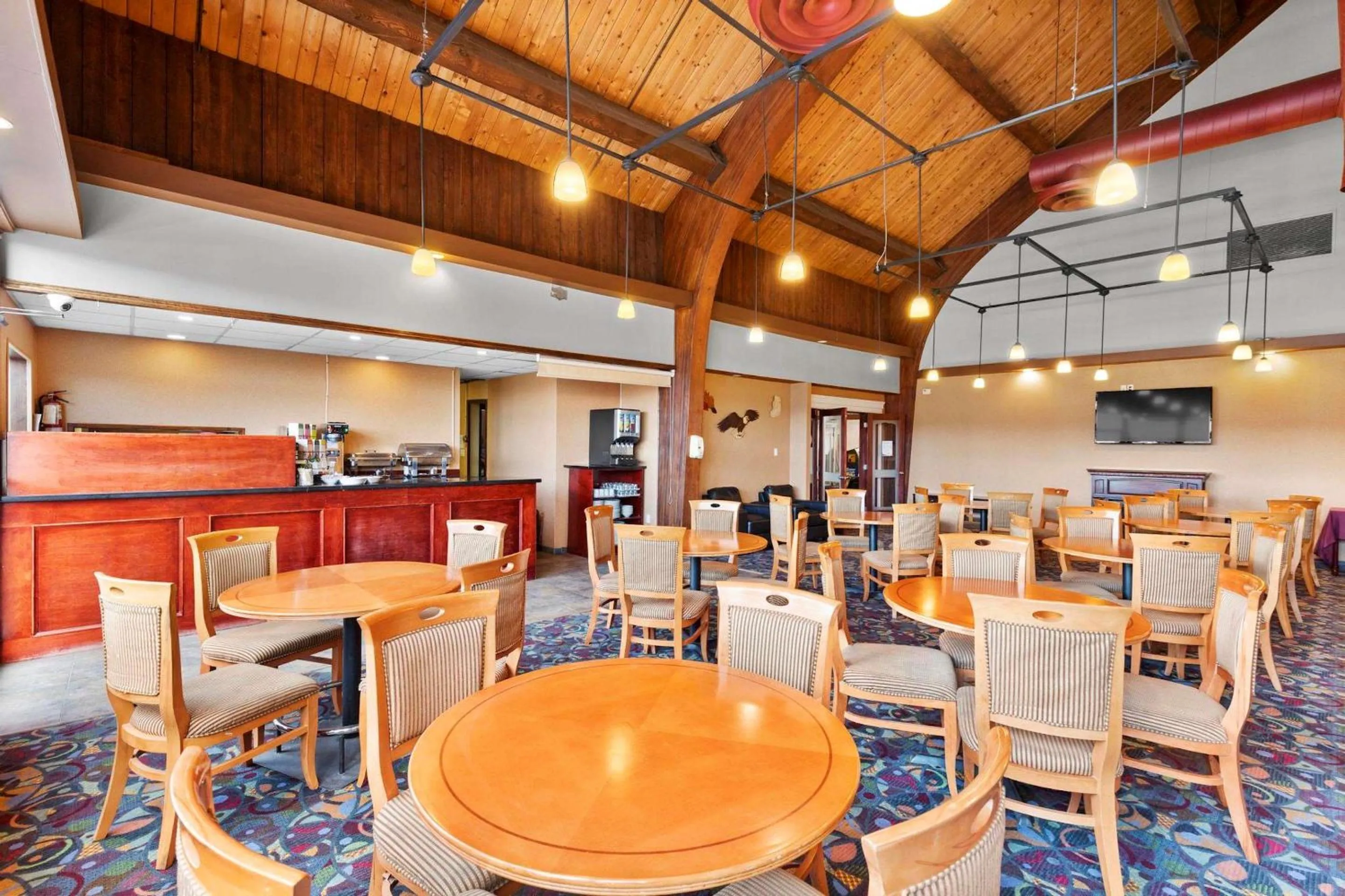 Breakfast in Coast Fraser Inn