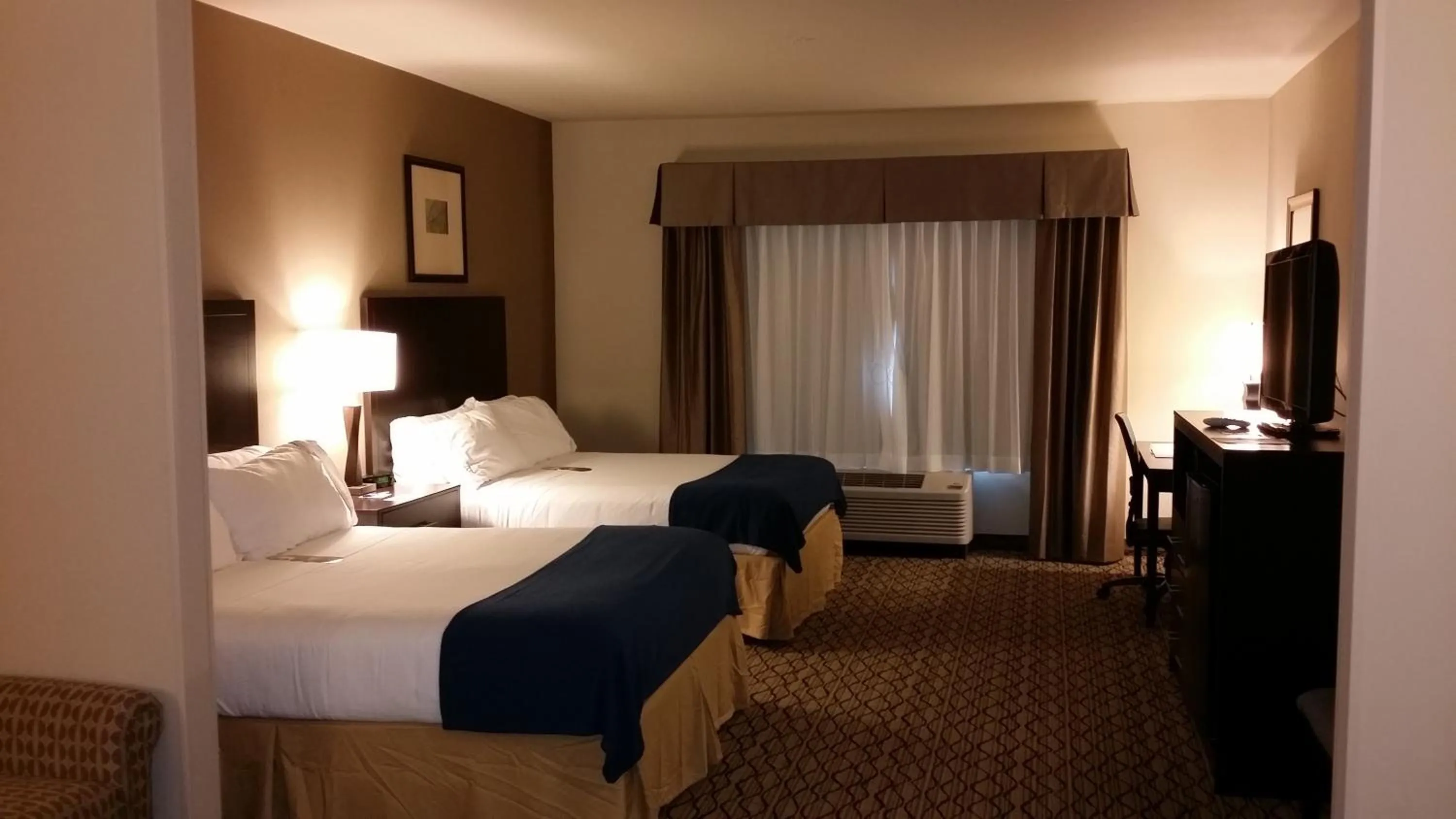 Bed in Holiday Inn Express & Suites Deming Mimbres Valley by IHG