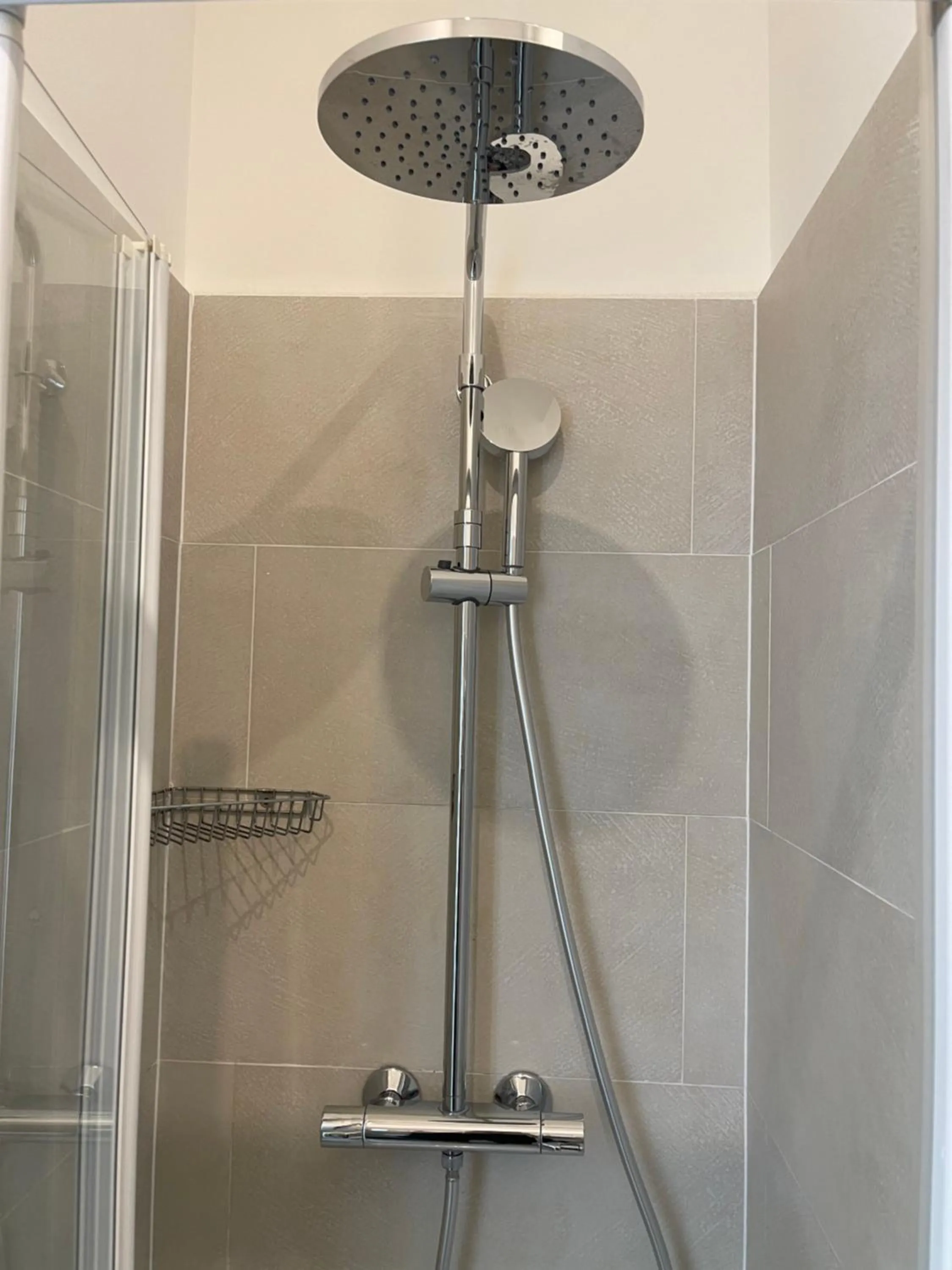 Shower in Villa Berlioz