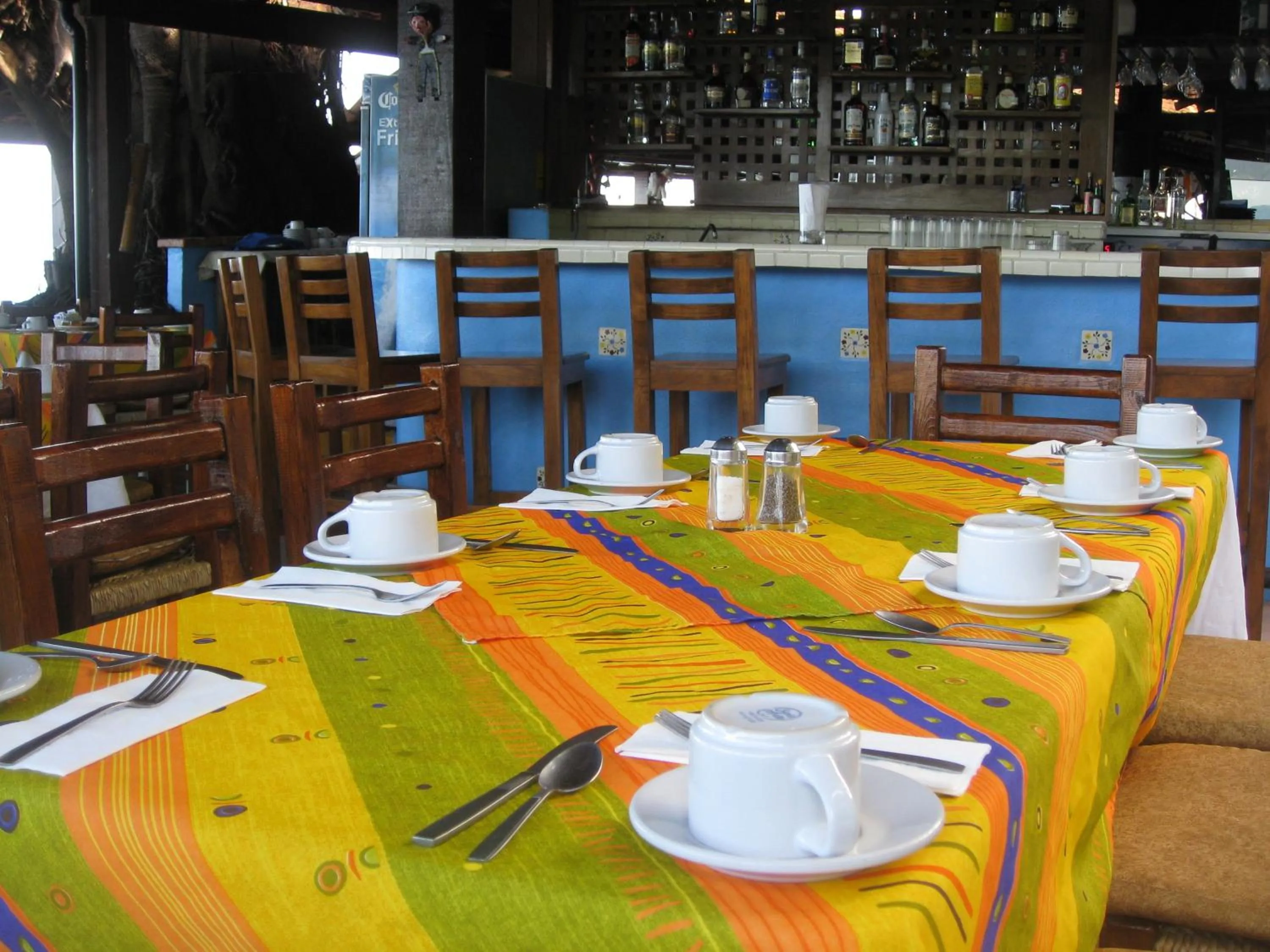 Restaurant/places to eat in Lindo Mar Resort