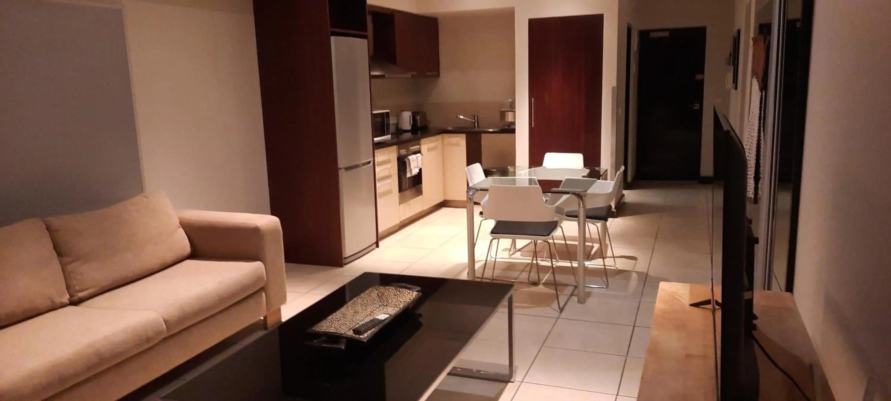 Kitchen or kitchenette in Icon Apartments
