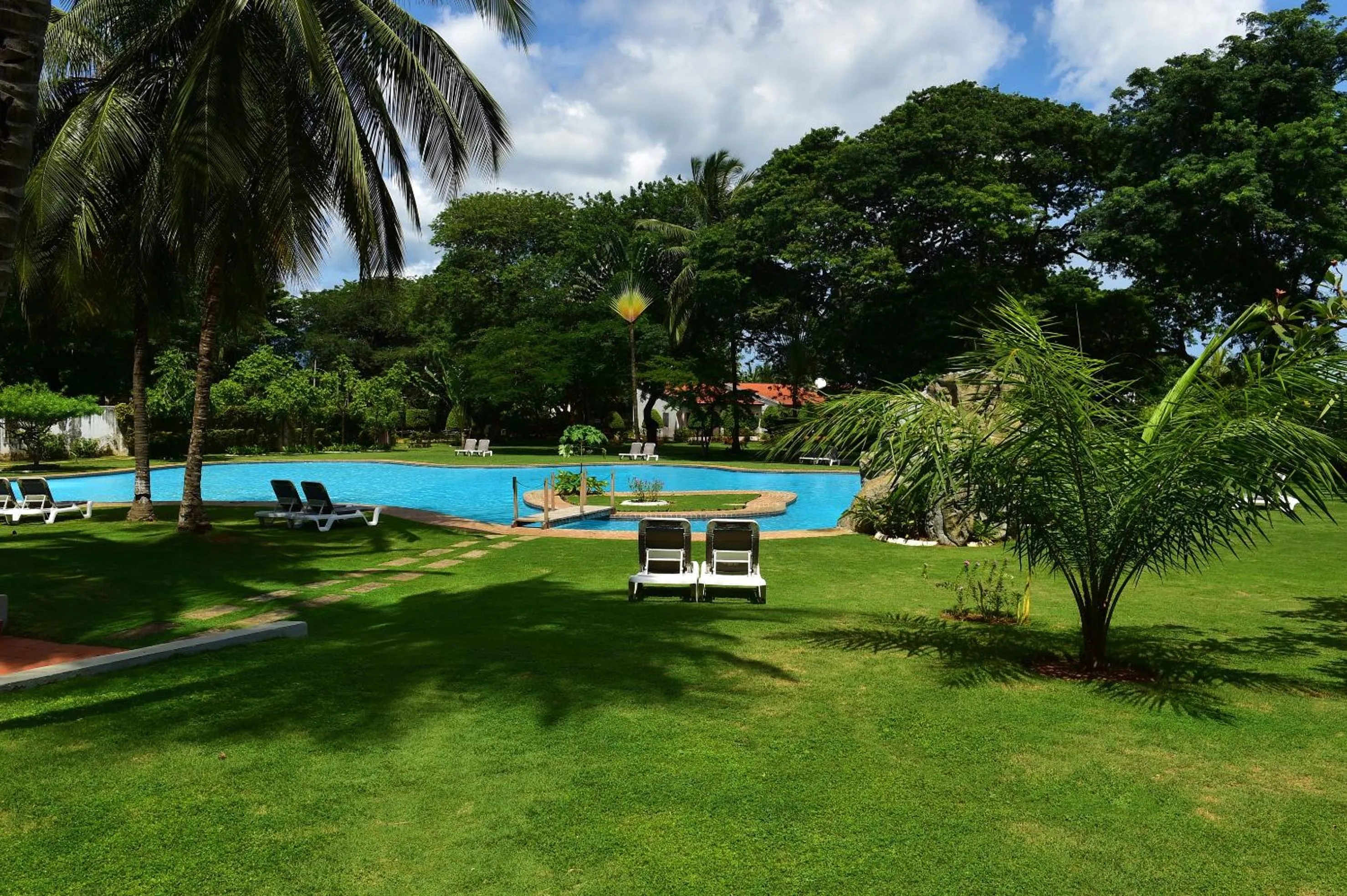 Swimming pool in Pestana Miramar São Tomé