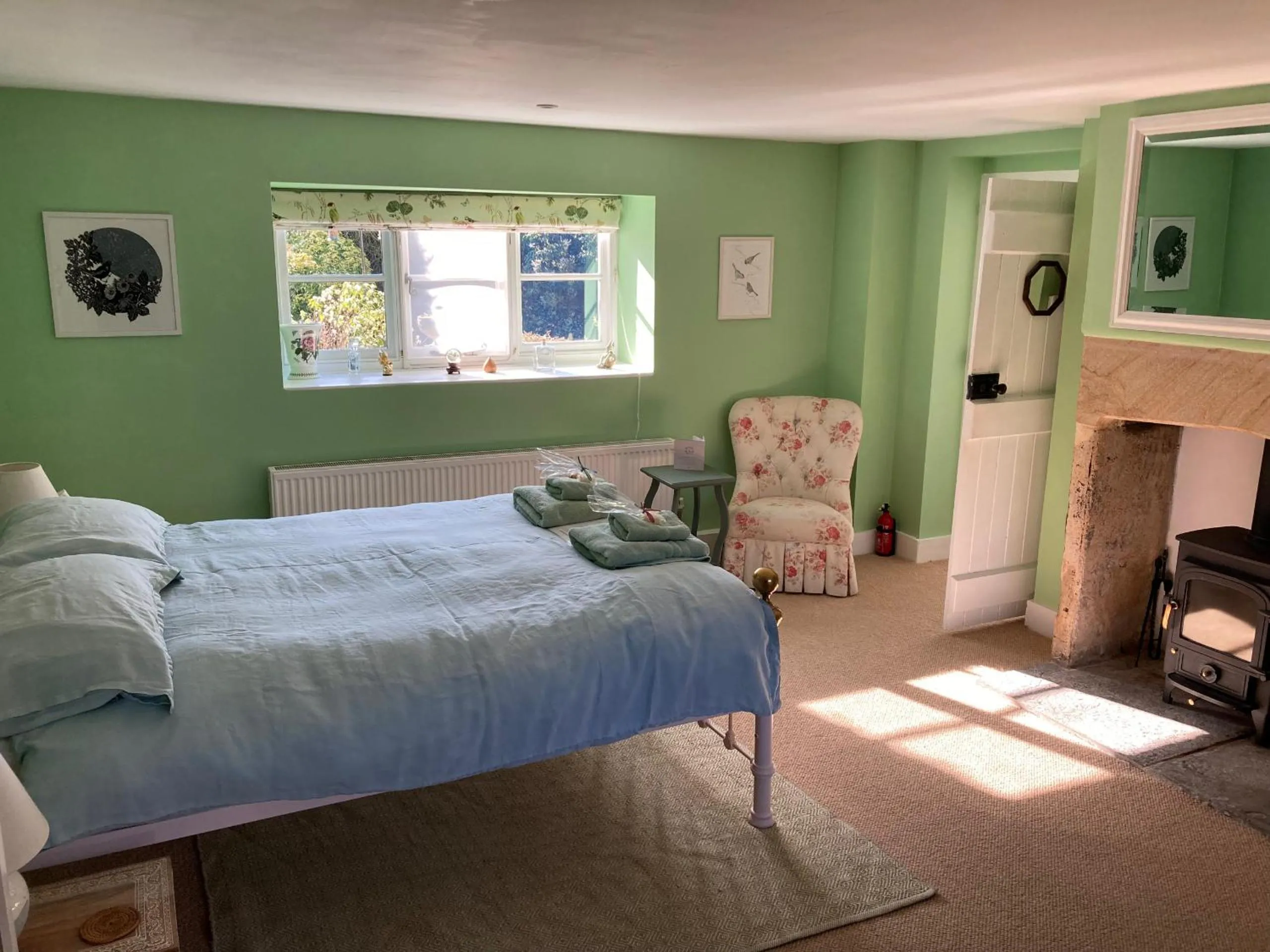 Bedroom, Bed in Corner House