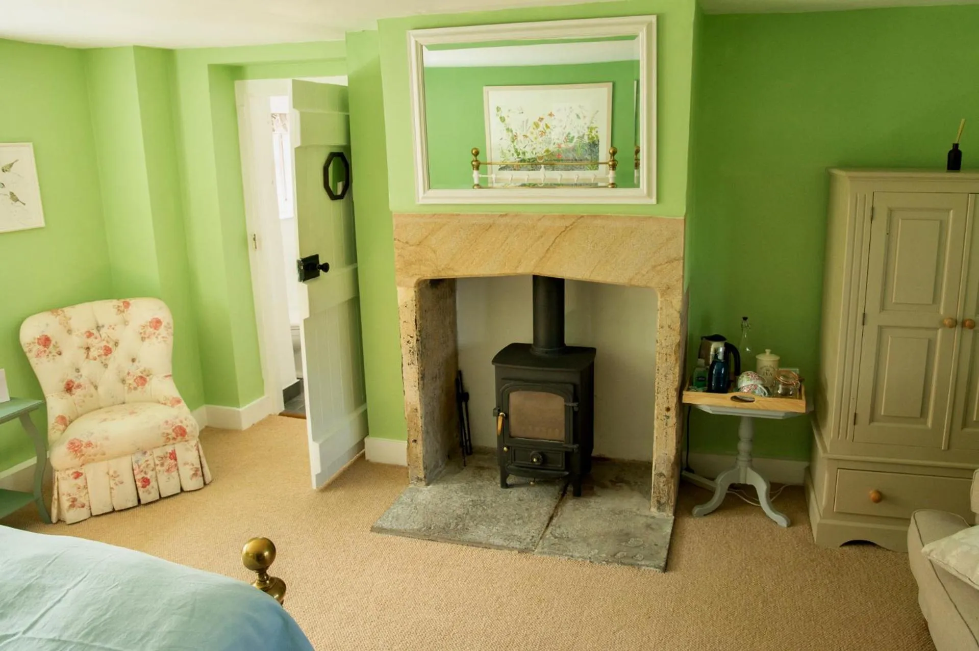 Bedroom, Bed in Corner House