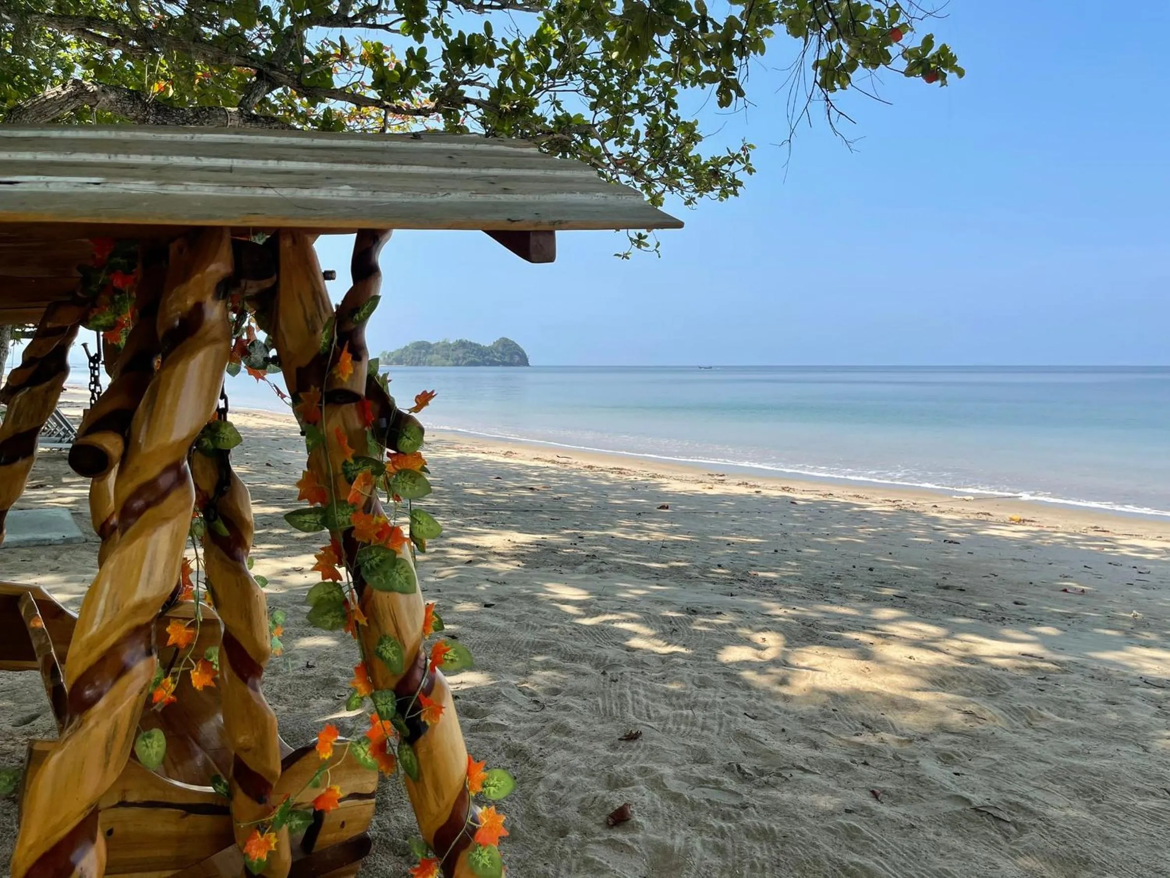 Beach in Koh Jum Delight Beach