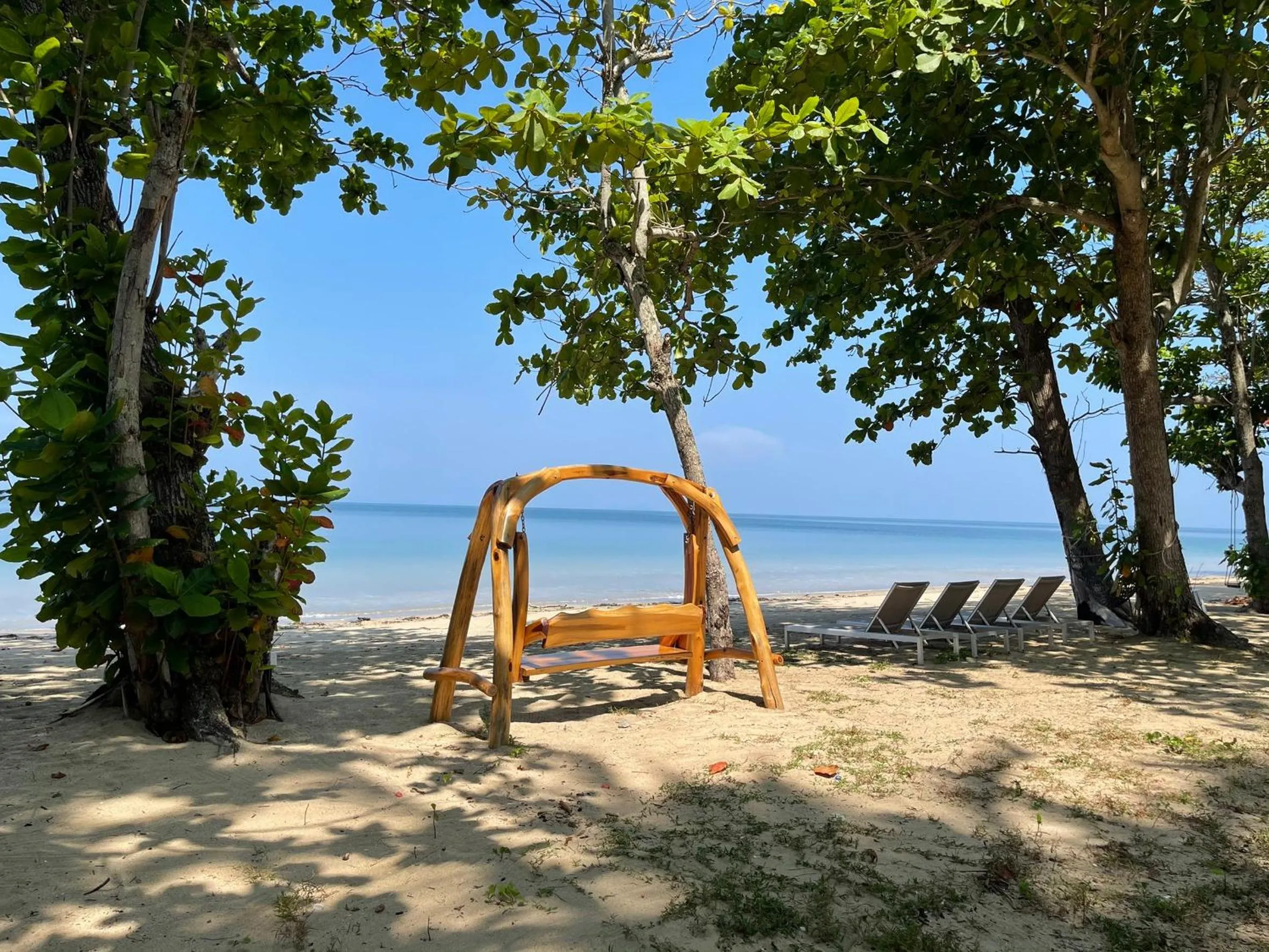 Beach in Koh Jum Delight Beach