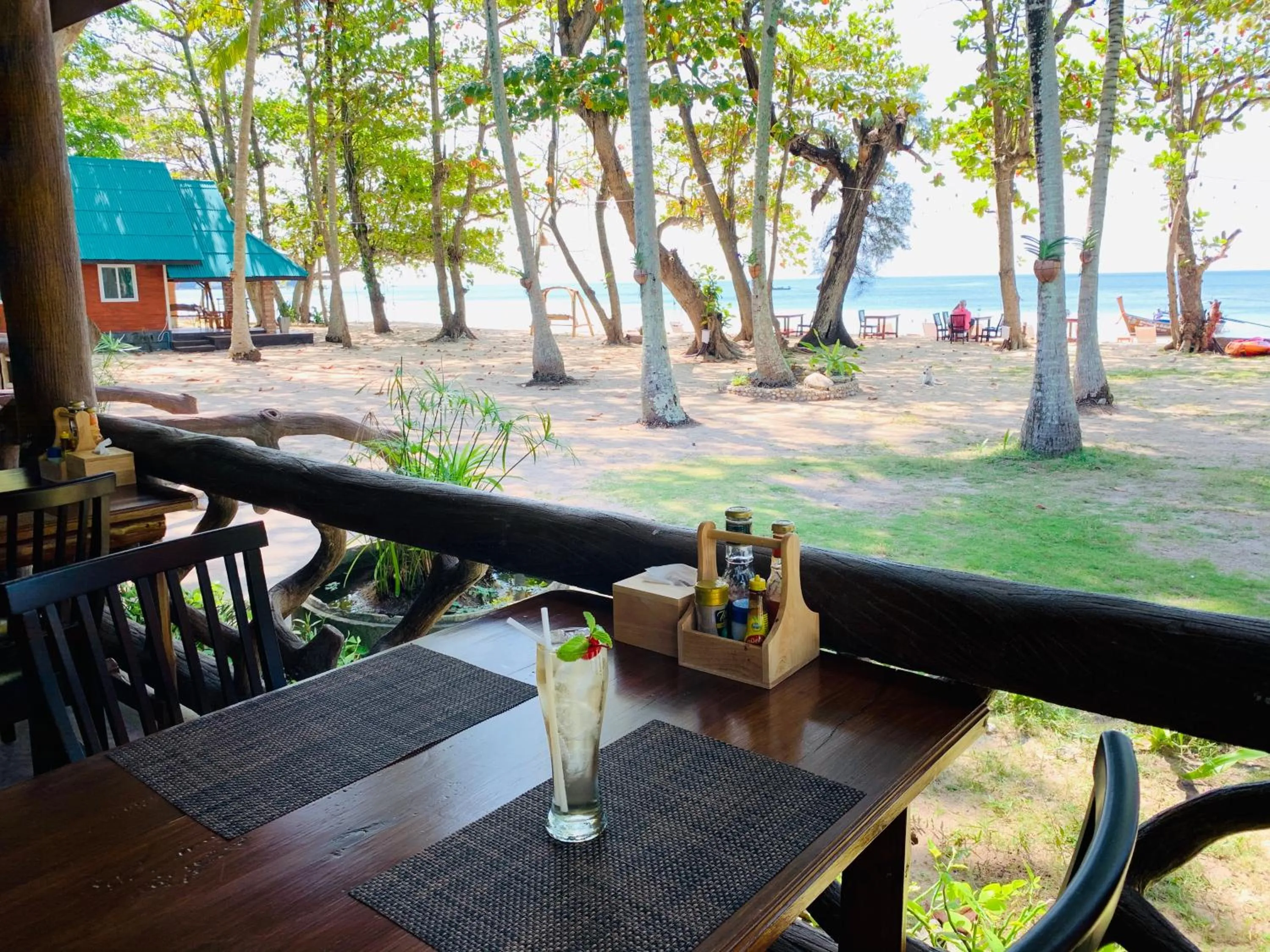 Restaurant/places to eat in Koh Jum Delight Beach