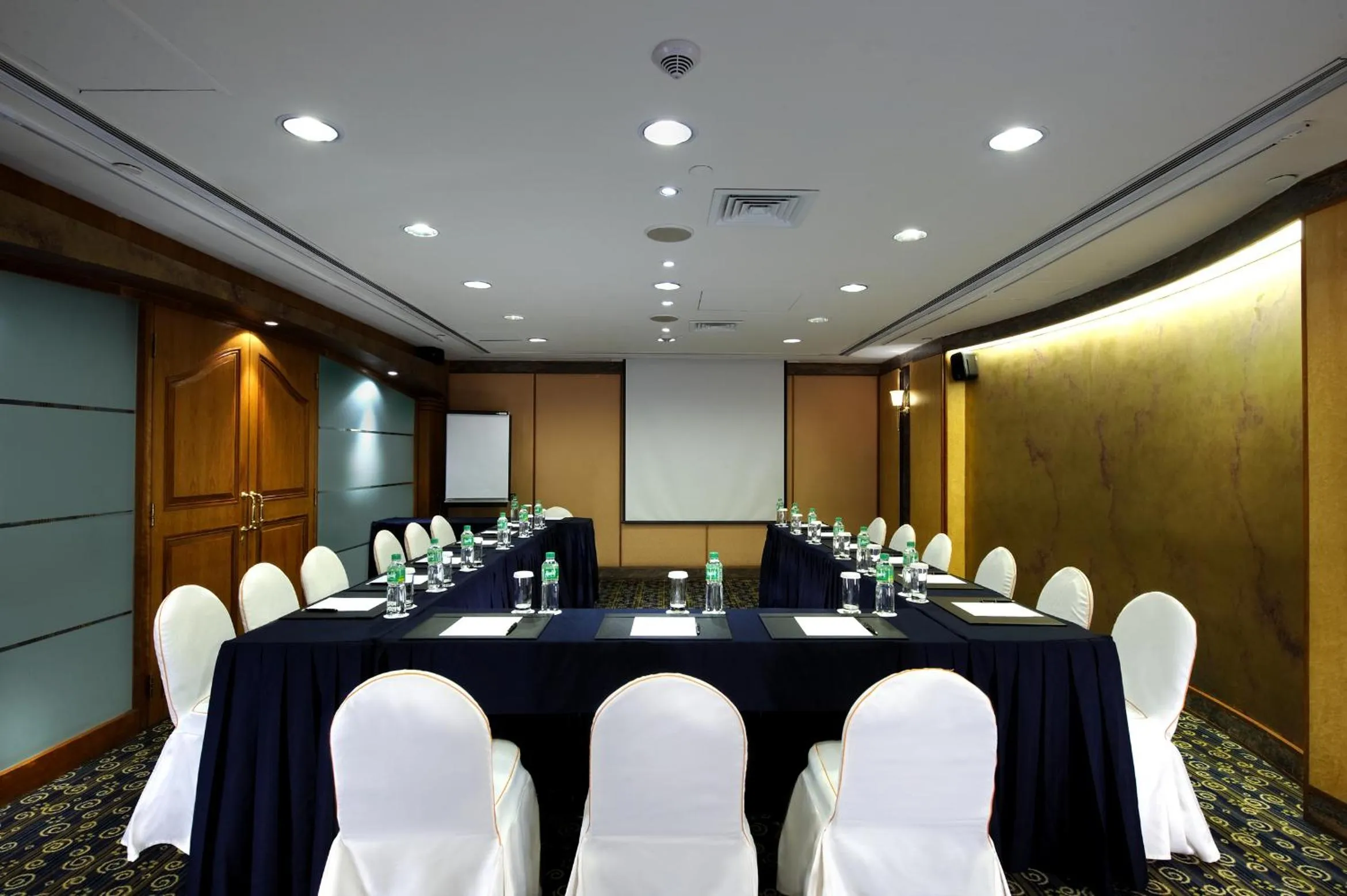Business facilities in Charterhouse Causeway Bay