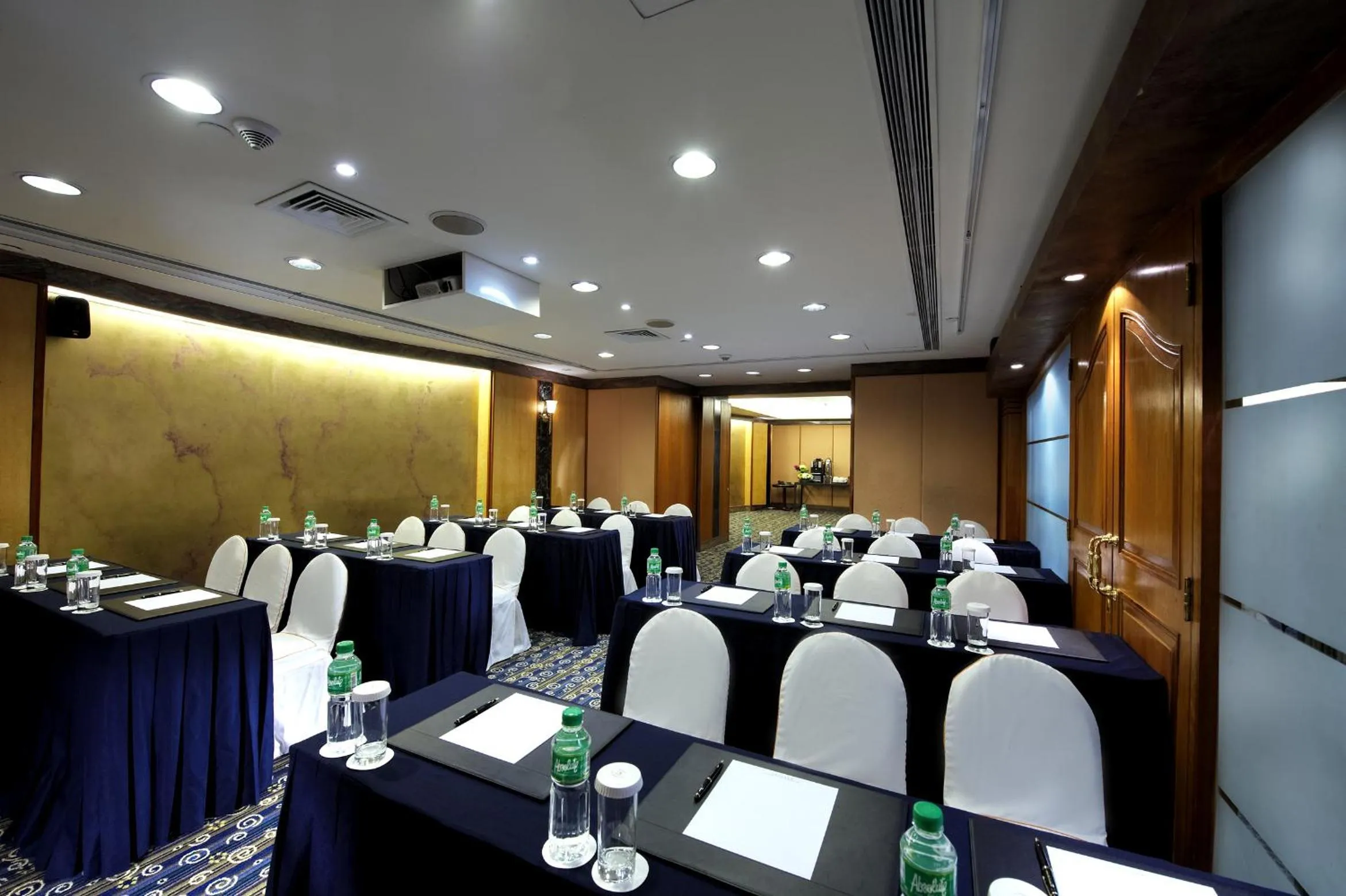 Business facilities in Charterhouse Causeway Bay