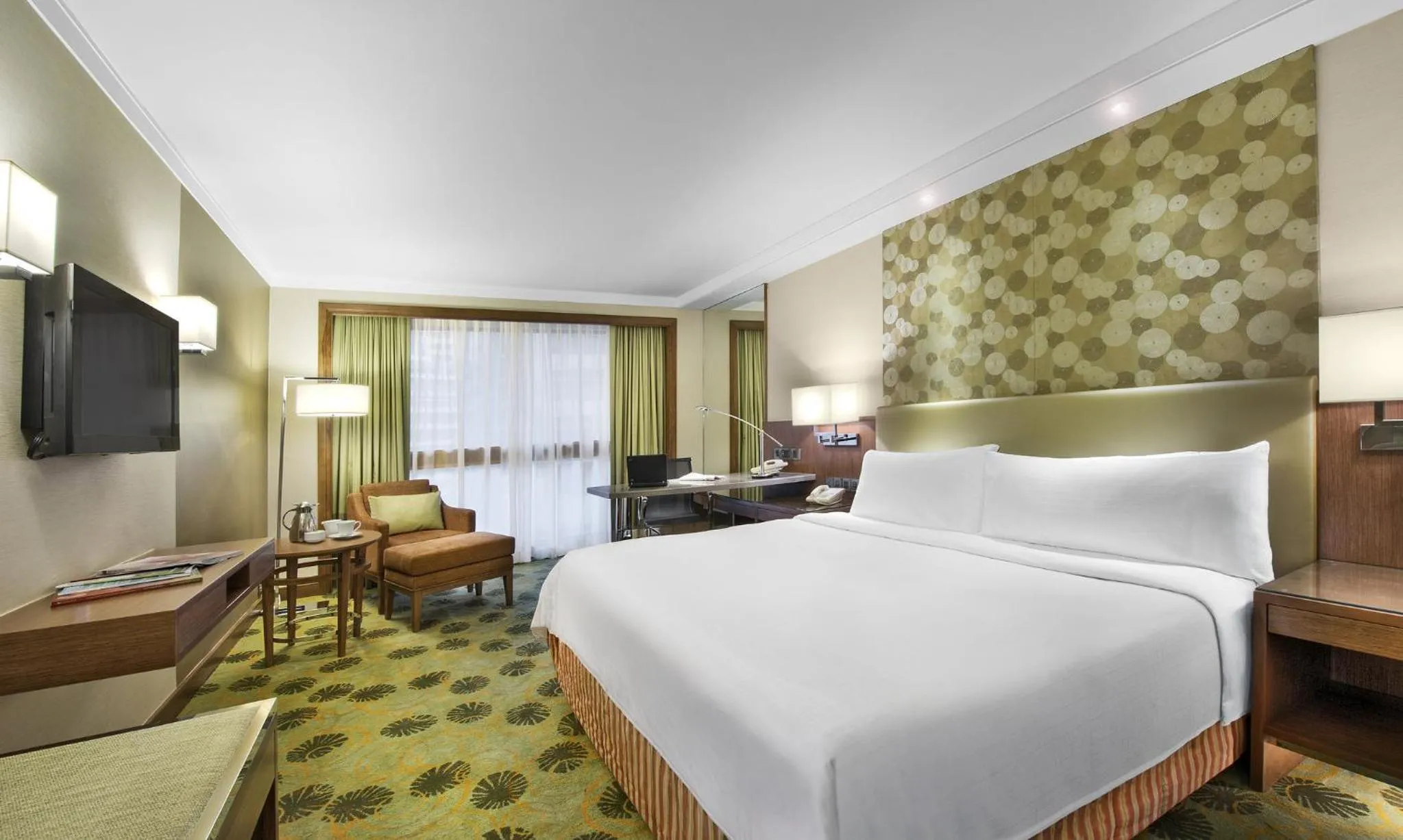 Photo of the whole room, Bed in Holiday Inn Golden Mile by IHG