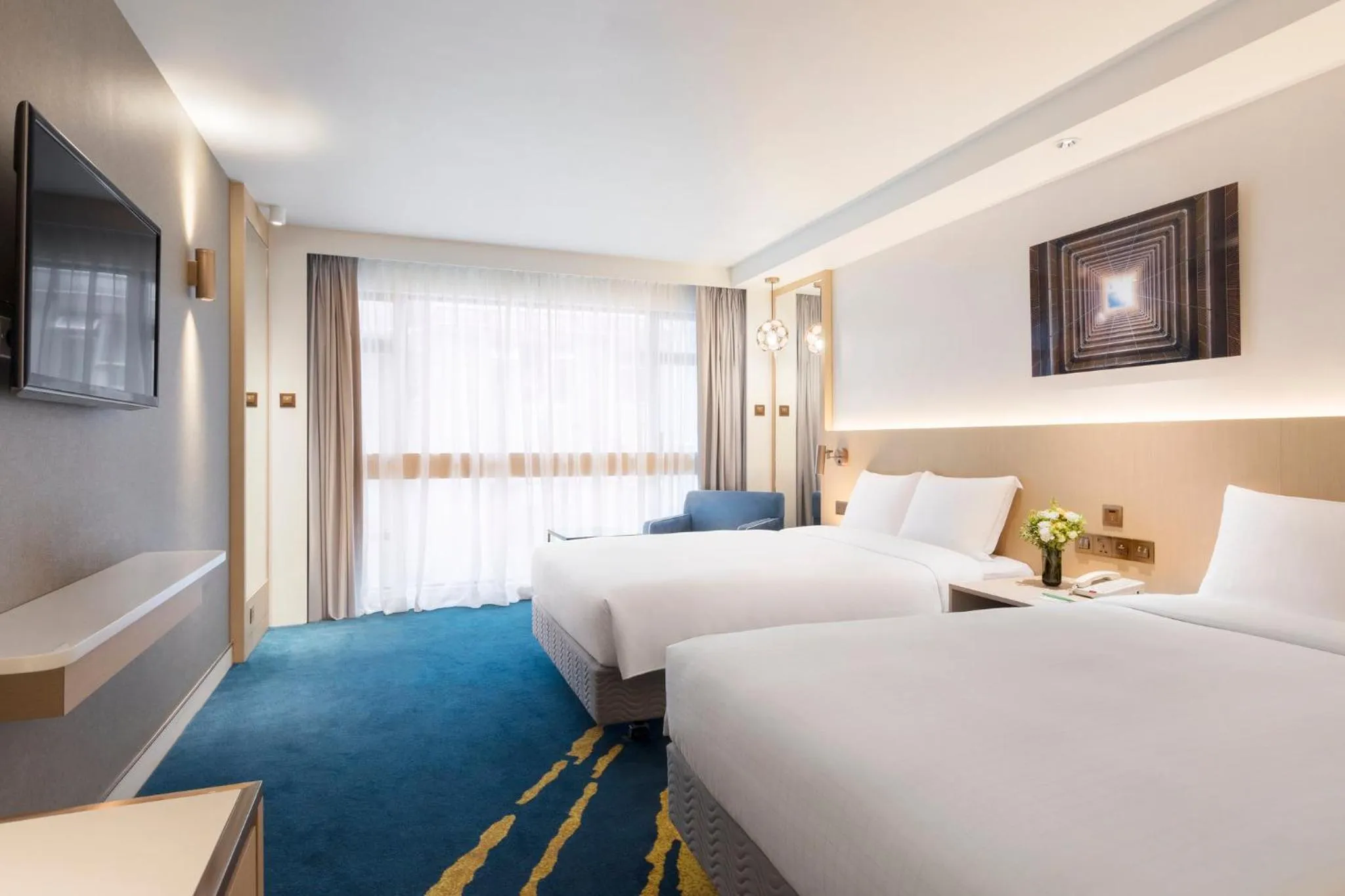 Photo of the whole room, Bed in Holiday Inn Golden Mile by IHG