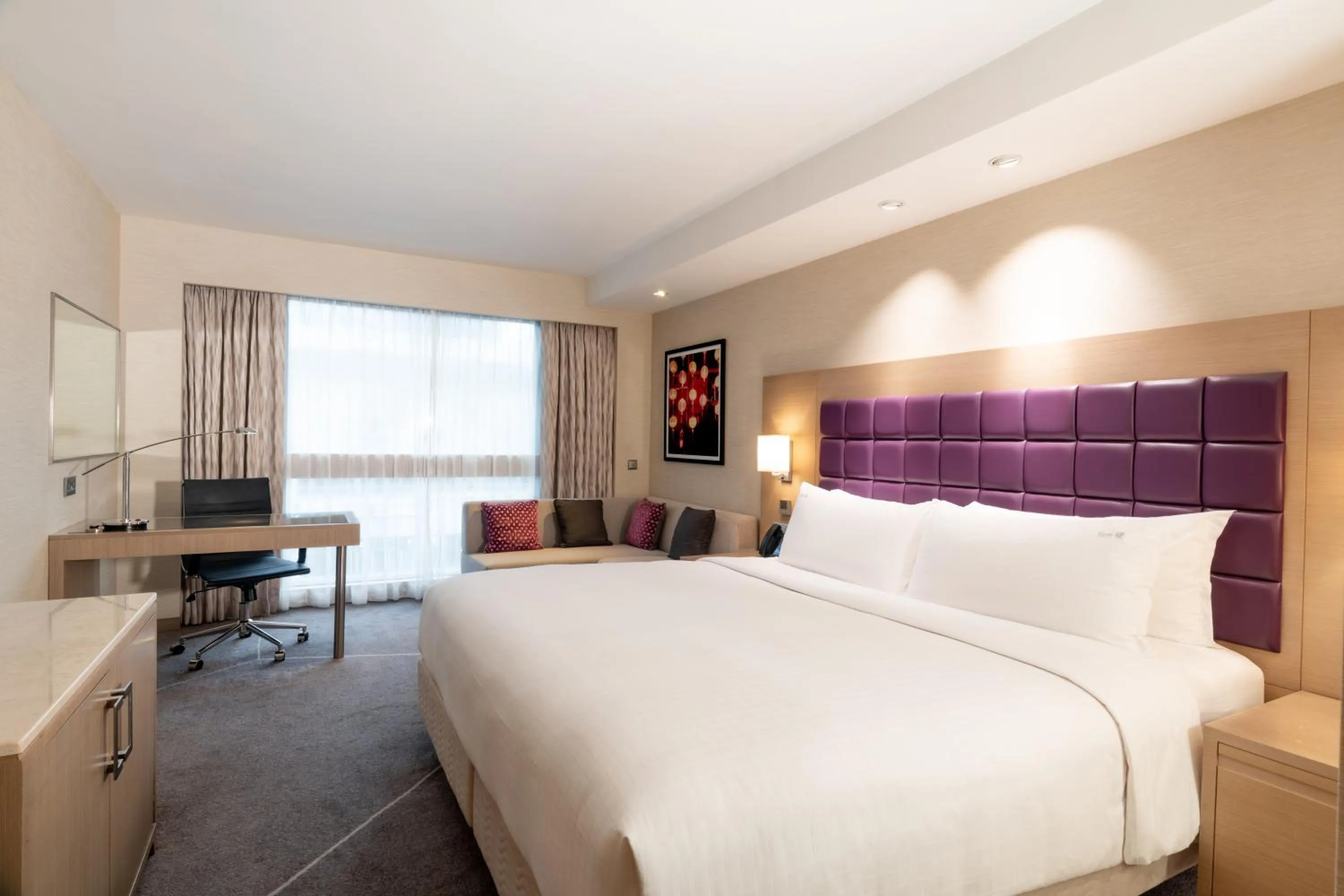 Bed in Holiday Inn Golden Mile by IHG