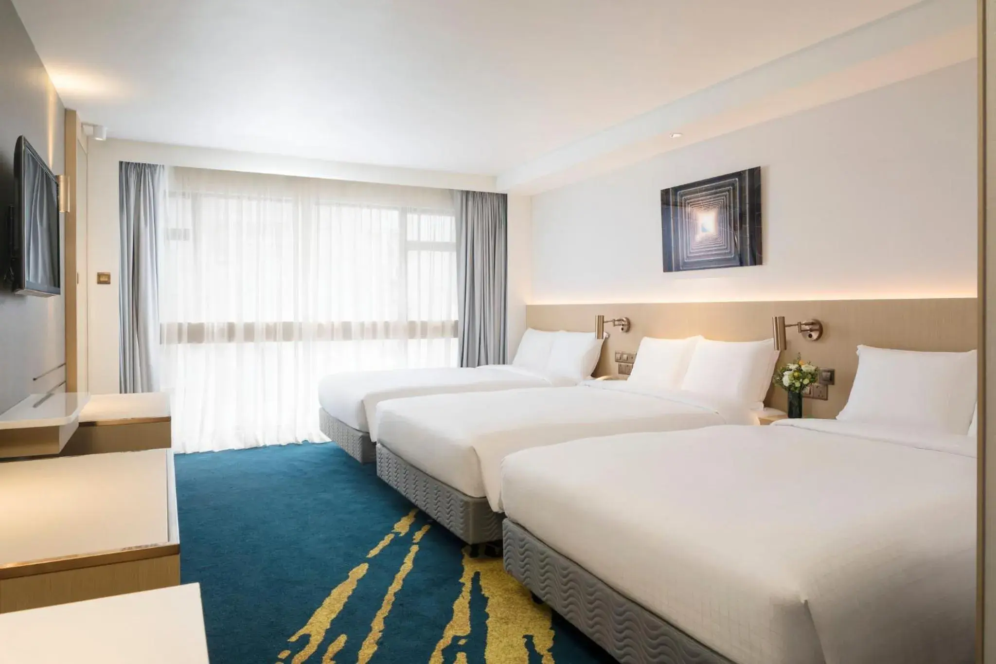 Premium Family Room with Three Double Beds in Holiday Inn Golden Mile by IHG Premium Family Room with Three Double Beds in Holiday Inn Golden Mile by IHG