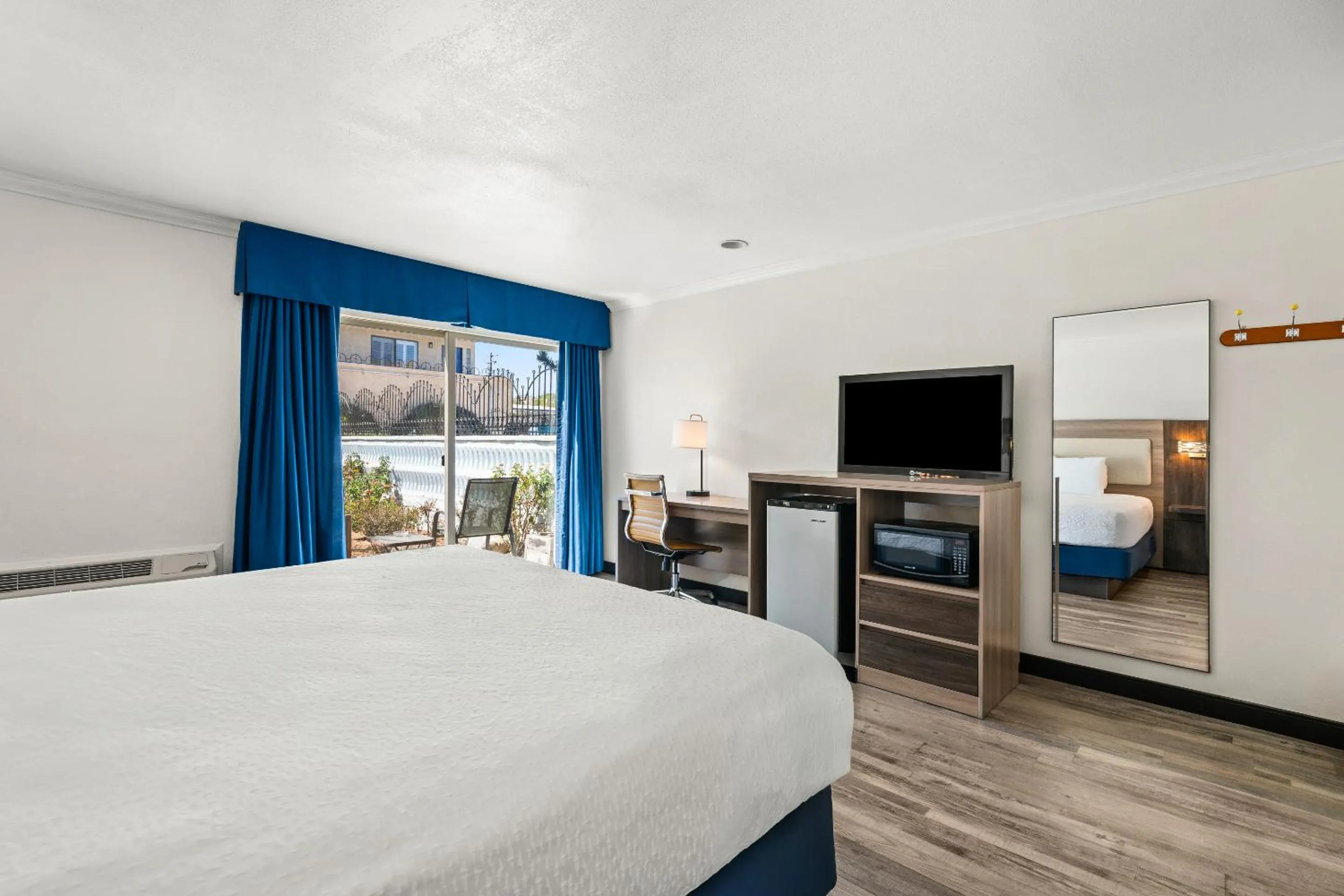 Bed in Americas Best Value Inn and Suites -Yucca Valley