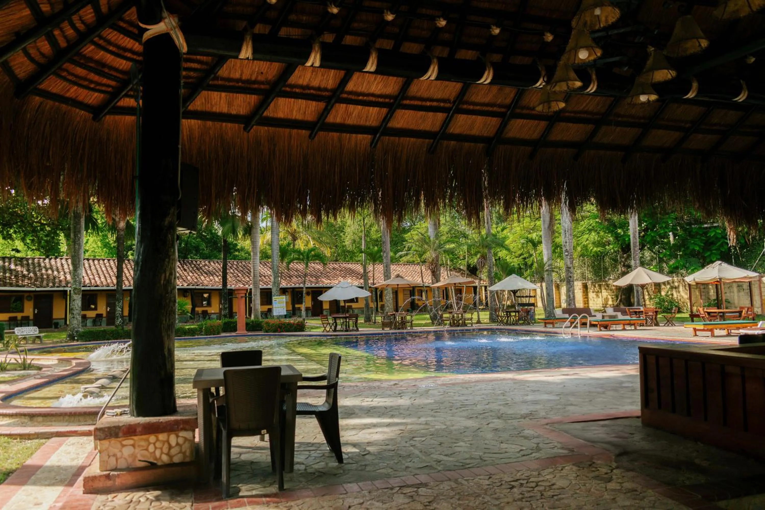 Swimming pool in Hotel Portón del Sol
