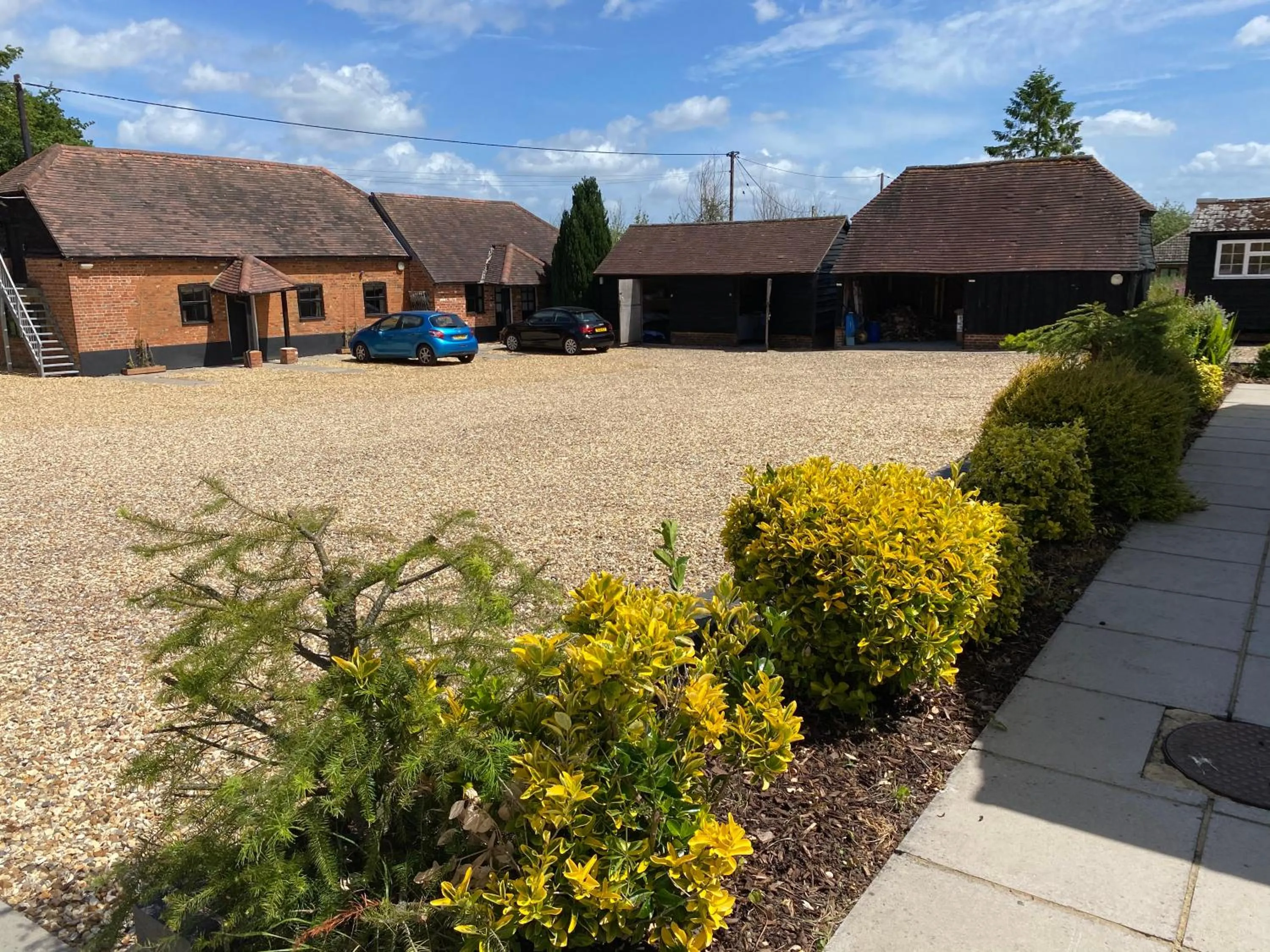 Property building in George & Dragon Country Pub & Hotel Wolverton Townsend