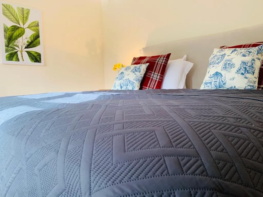 Bed in George & Dragon Country Pub & Hotel Wolverton Townsend