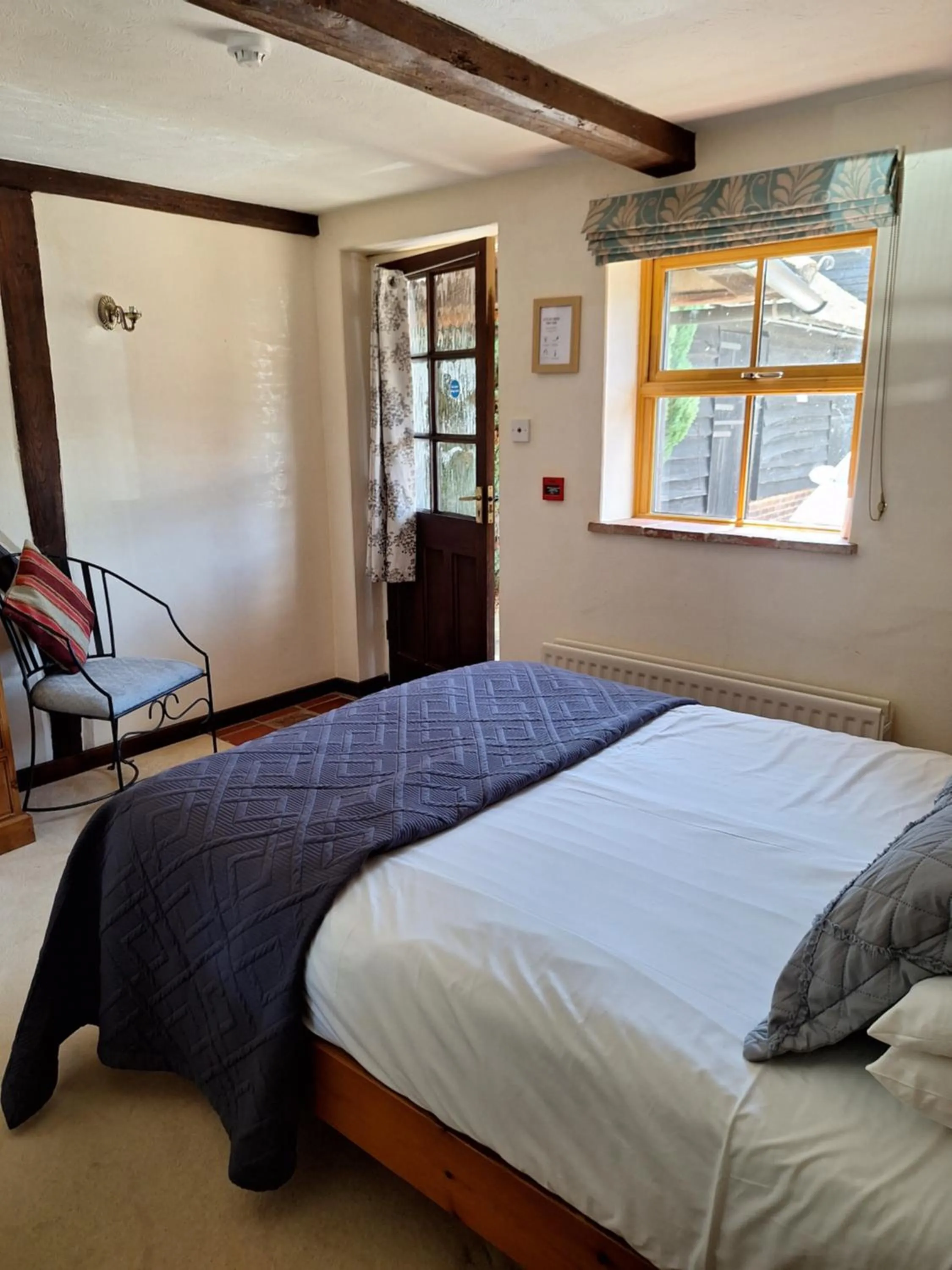 Bed in George & Dragon Country Pub & Hotel Wolverton Townsend