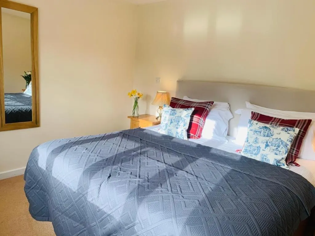 Bed in George & Dragon Country Pub & Hotel Wolverton Townsend