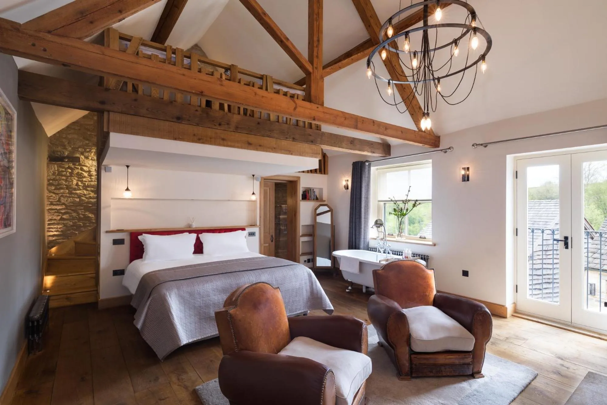 Photo of the whole room, Bed in The Royal Oak Tetbury