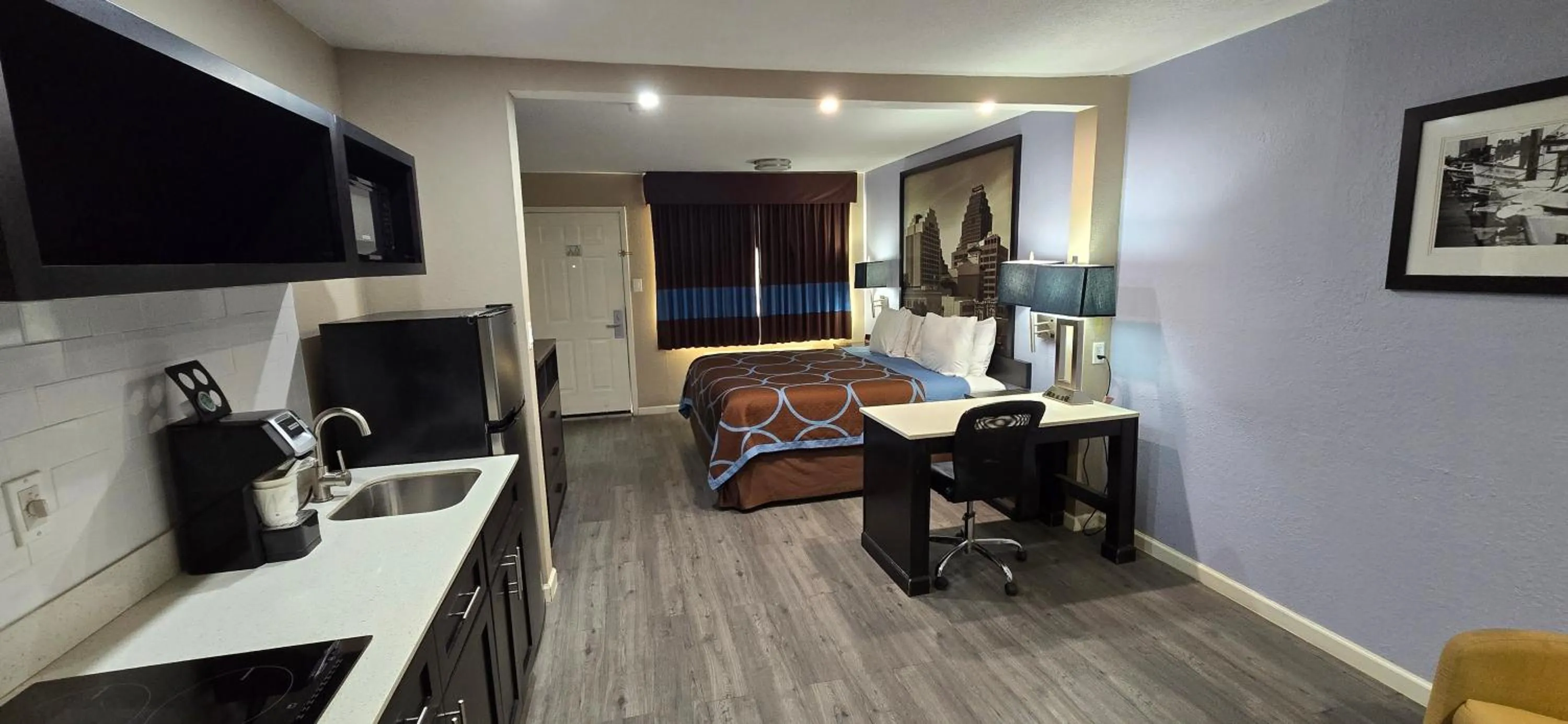 Photo of the whole room in Super 8 by Wyndham Corpus Christi Northwest