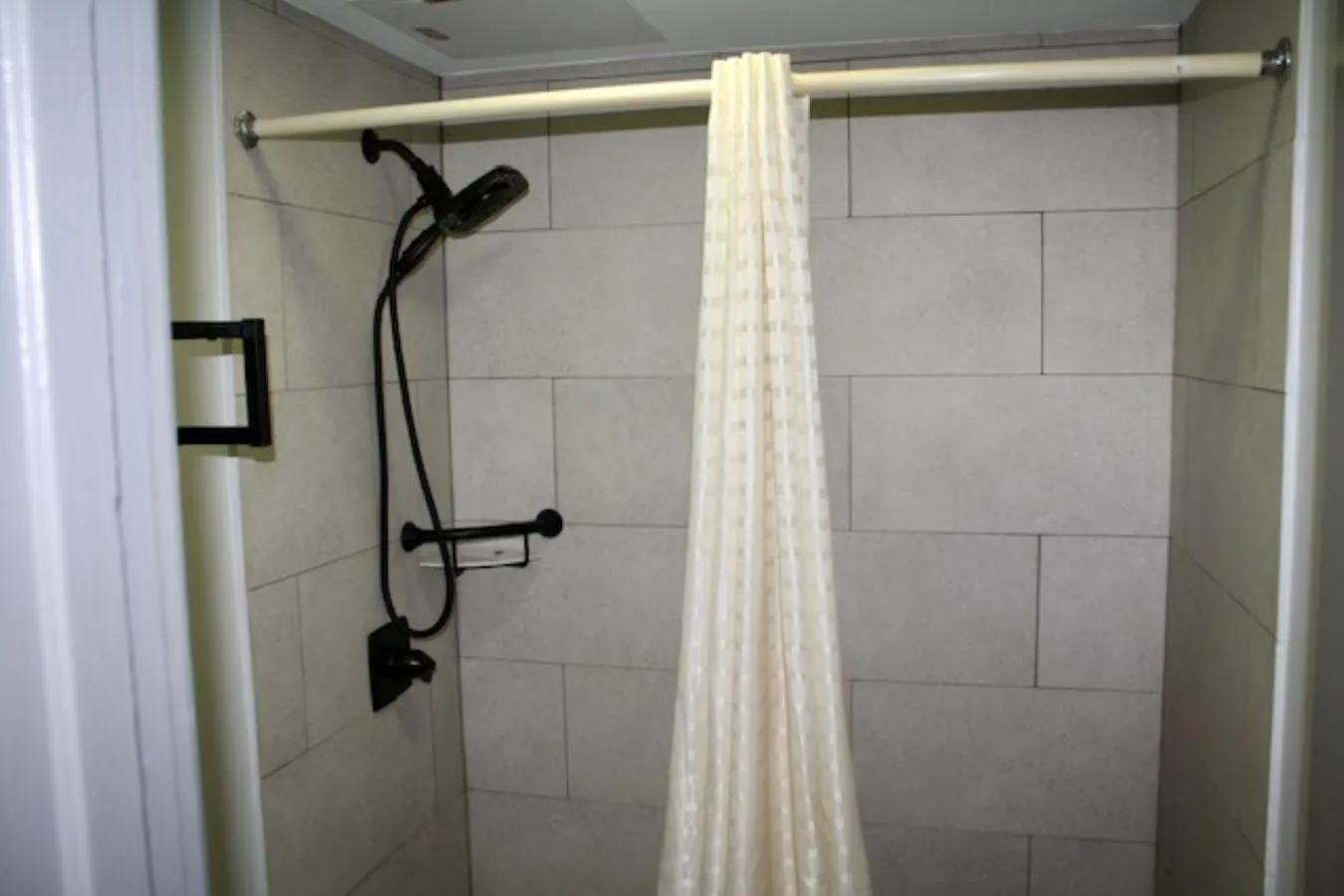 Shower in Budget Inn