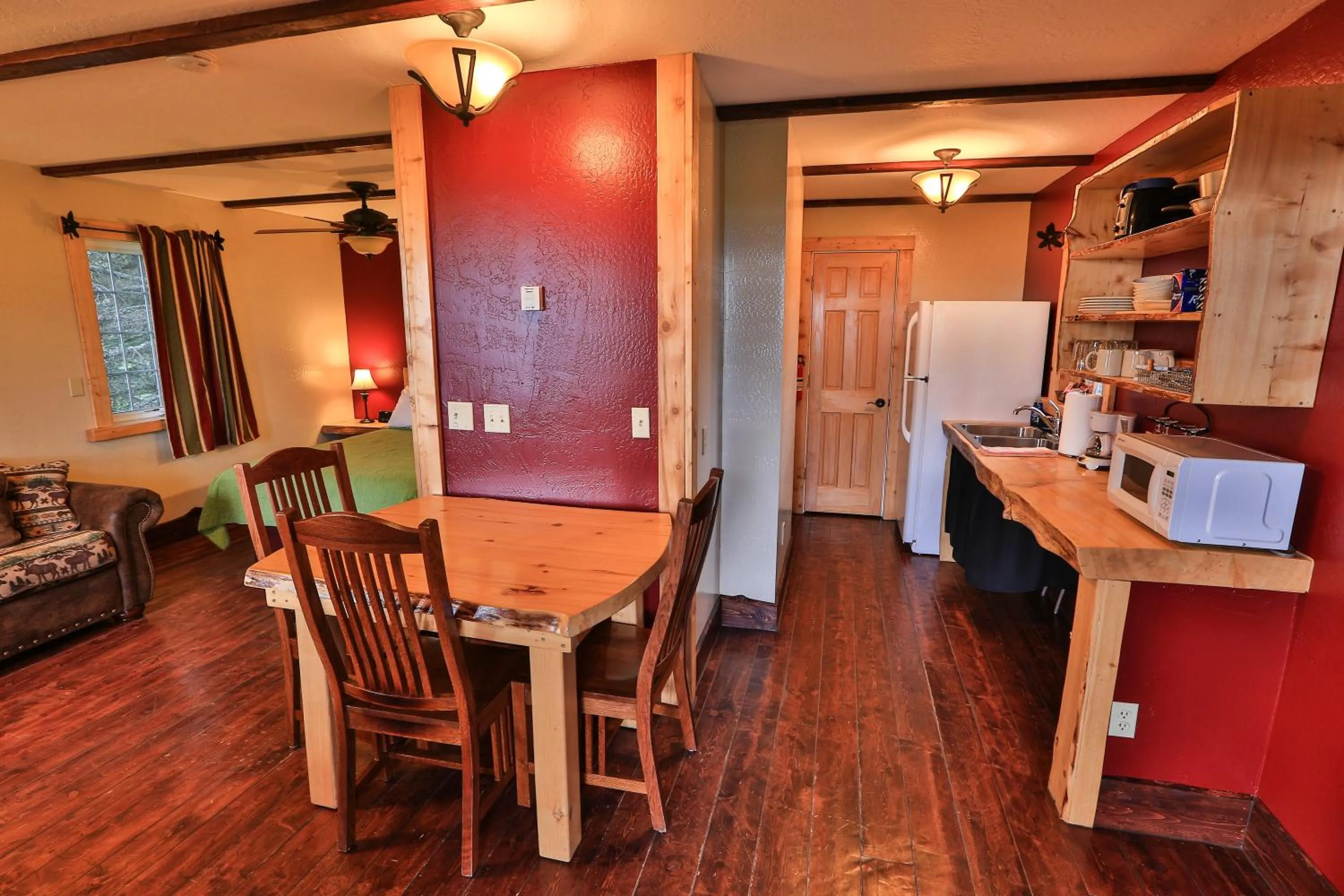 Dining area in Kenai Peninsula Suites