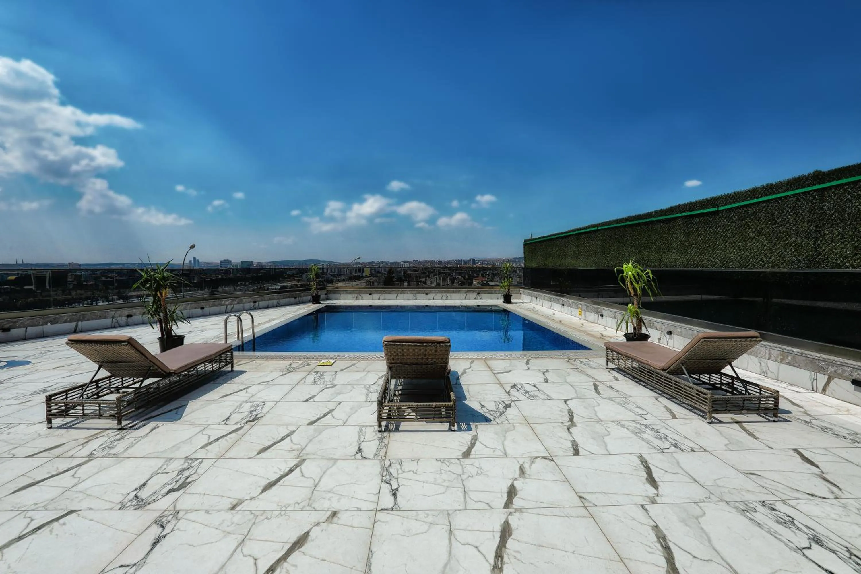 Swimming pool in The Green Park Gaziantep