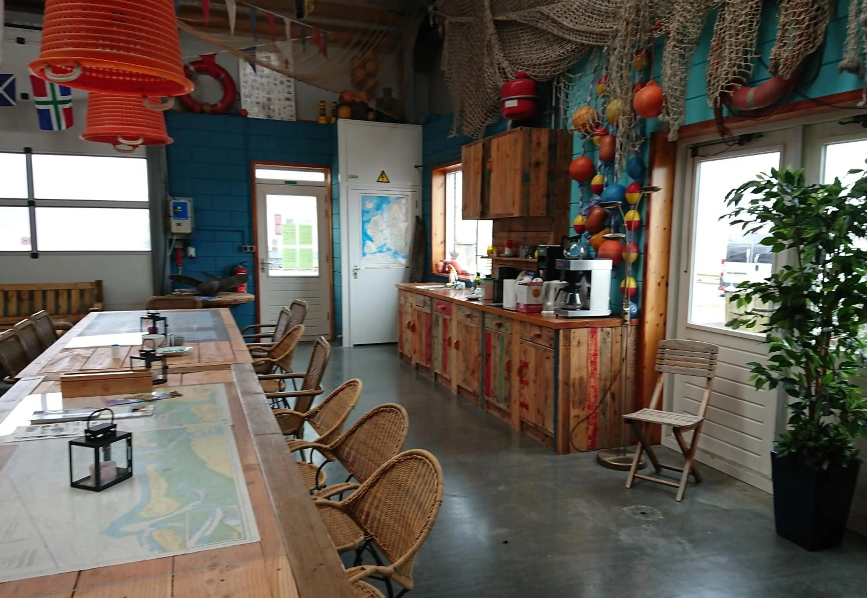 Communal kitchen in Slaaphuisjes LauwersmeerPlezier!