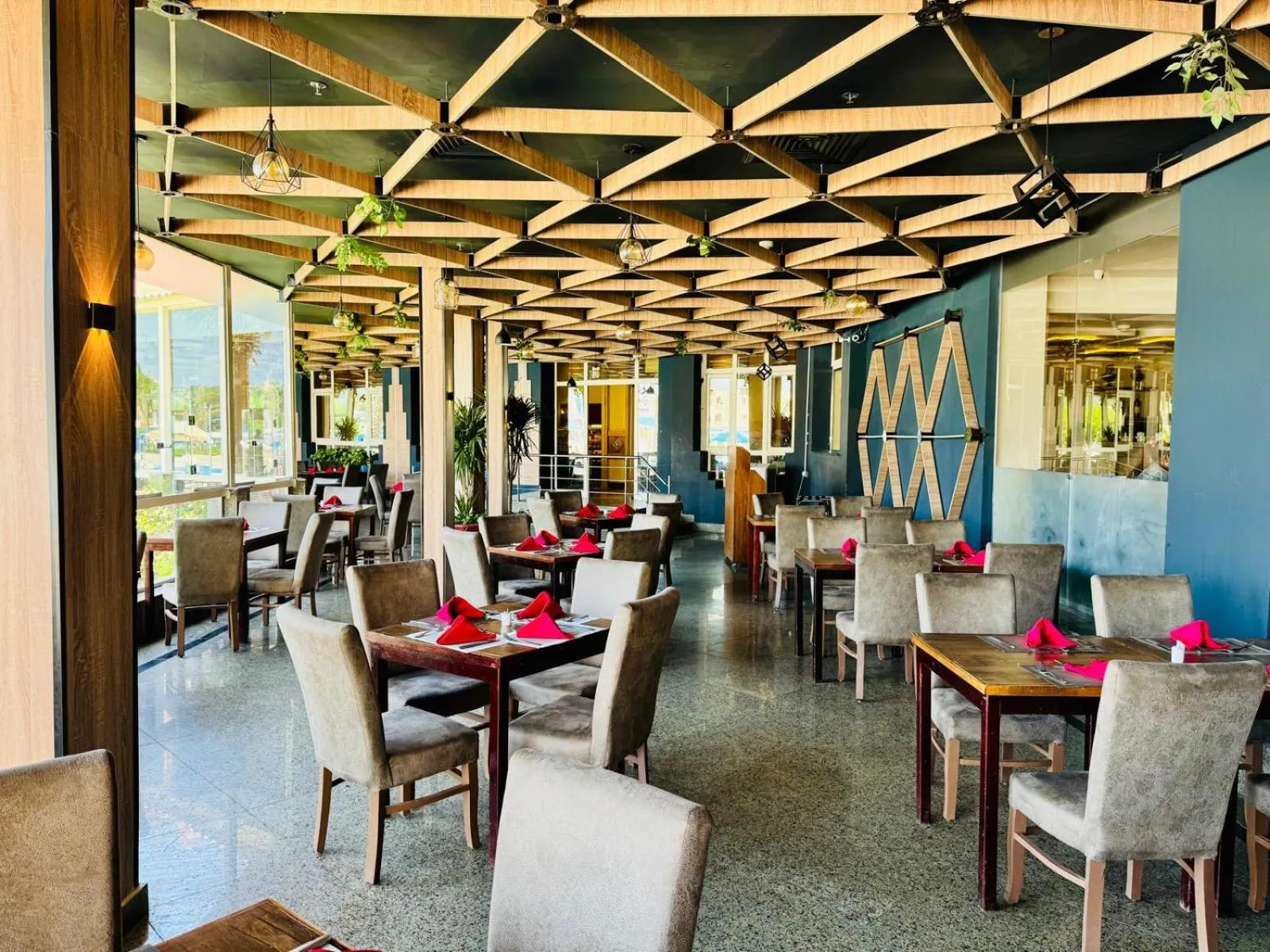 Royal Lagoons Resort & Aqua Park Families and Couples Only