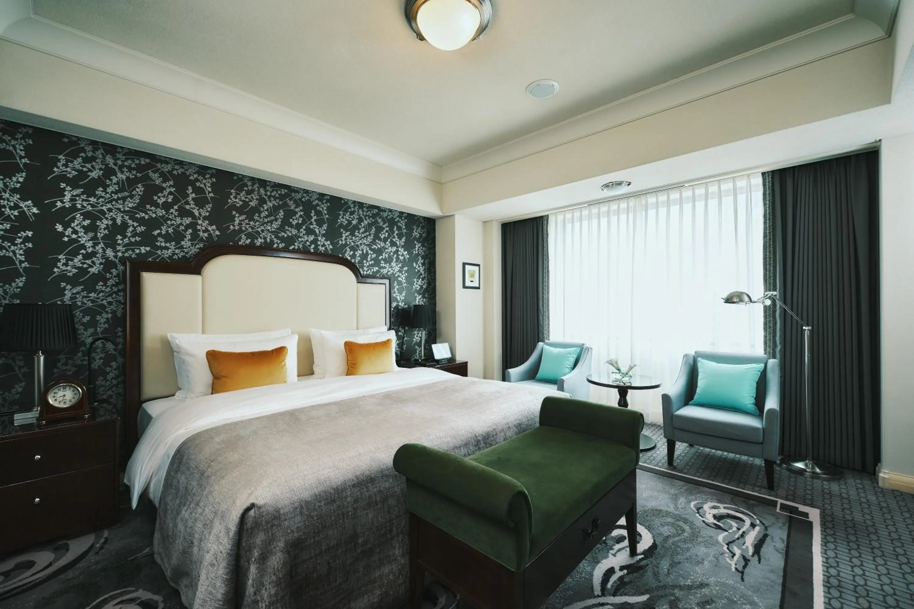 Photo of the whole room, Bed in Imperial Hotel Tokyo